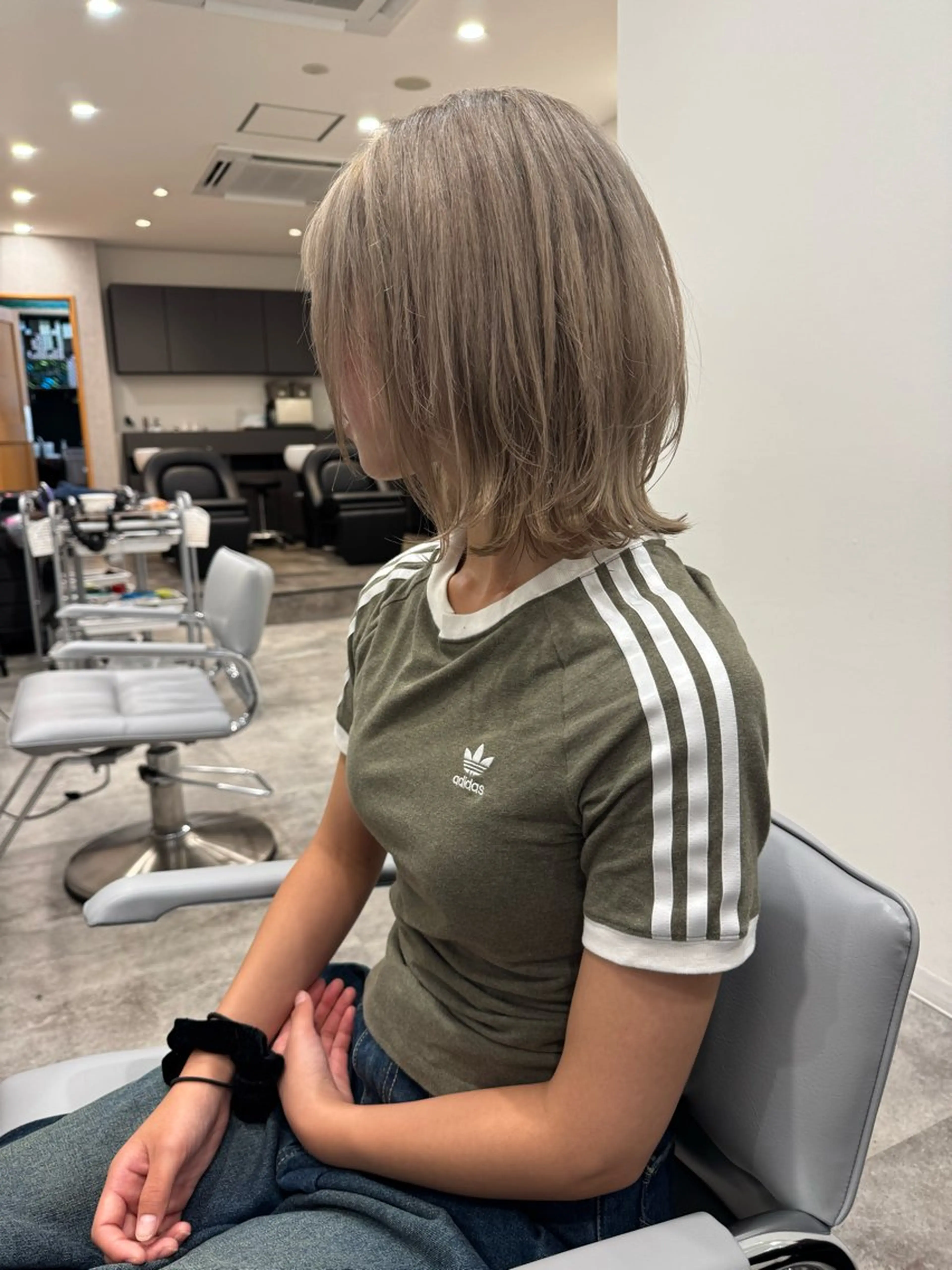 ミディアム カラー カット ヘアカラー トリートメント RAISE by_WHITEのヘアスタイル