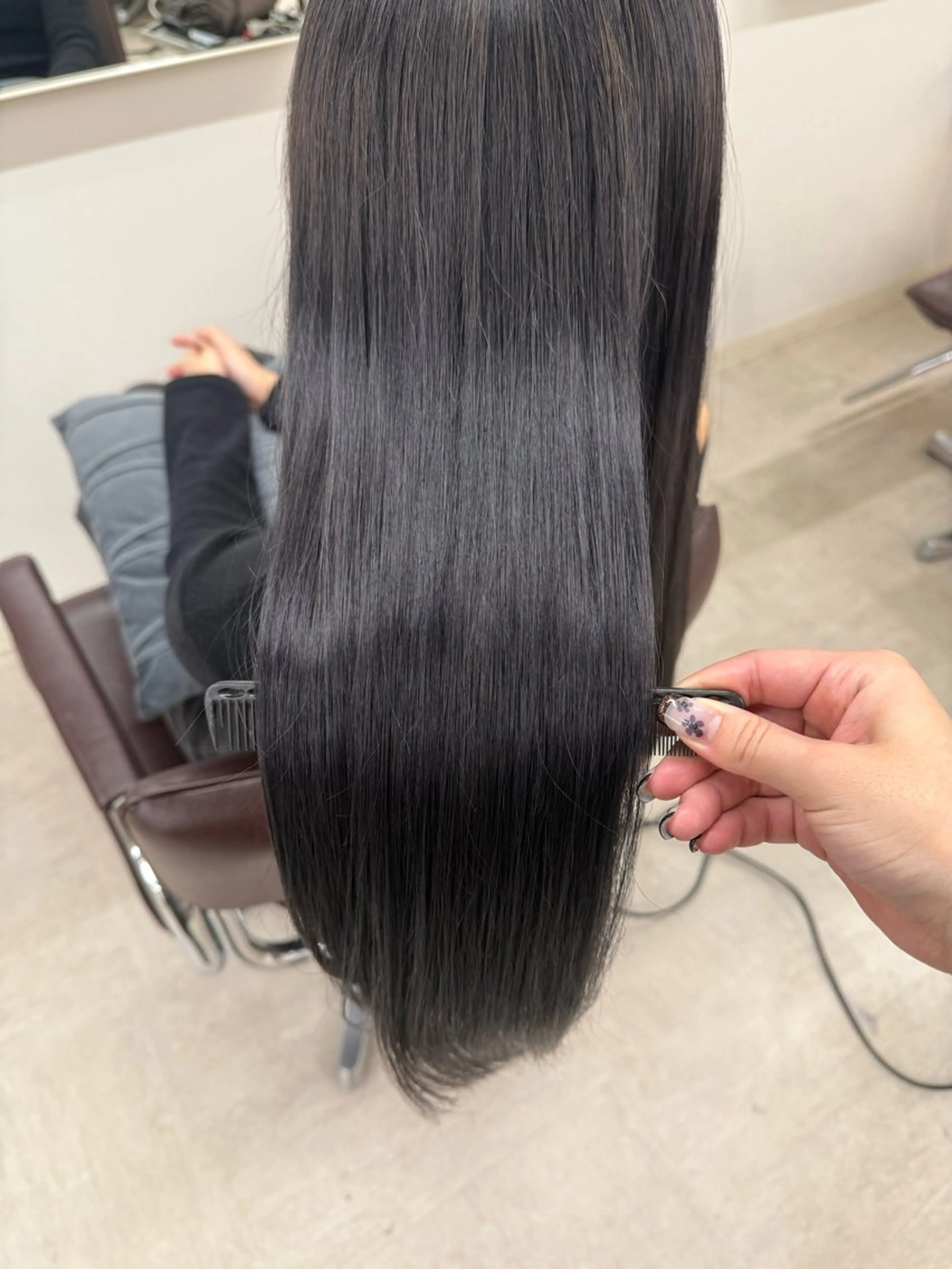 ロング カラー ヘアカラー トリートメント 🌻Reina 艶カラー/髪質改善のヘアスタイル