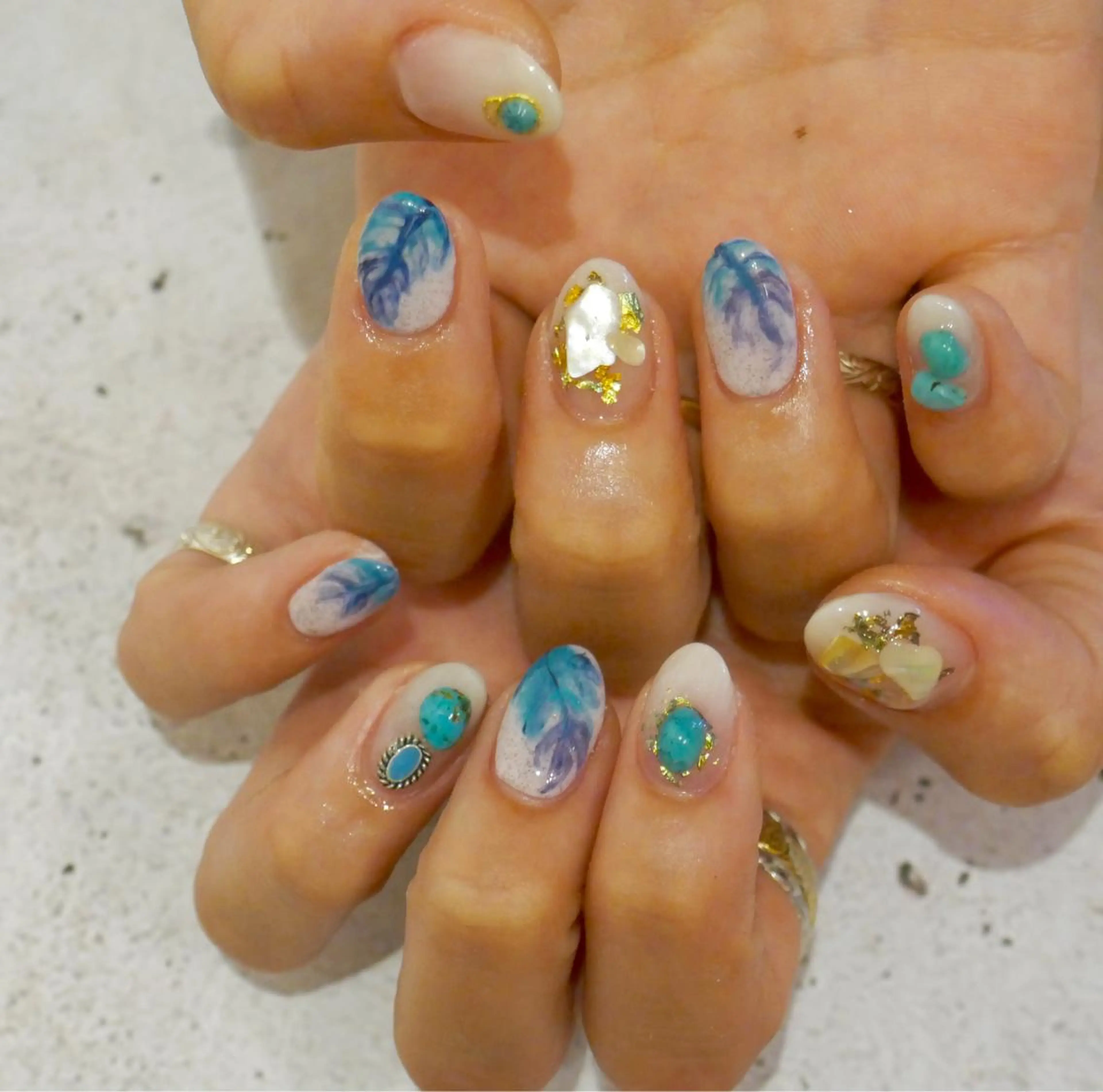 ネイル ホワイト ハンドネイル revia所属・ERI Nailistのネイルデザイン