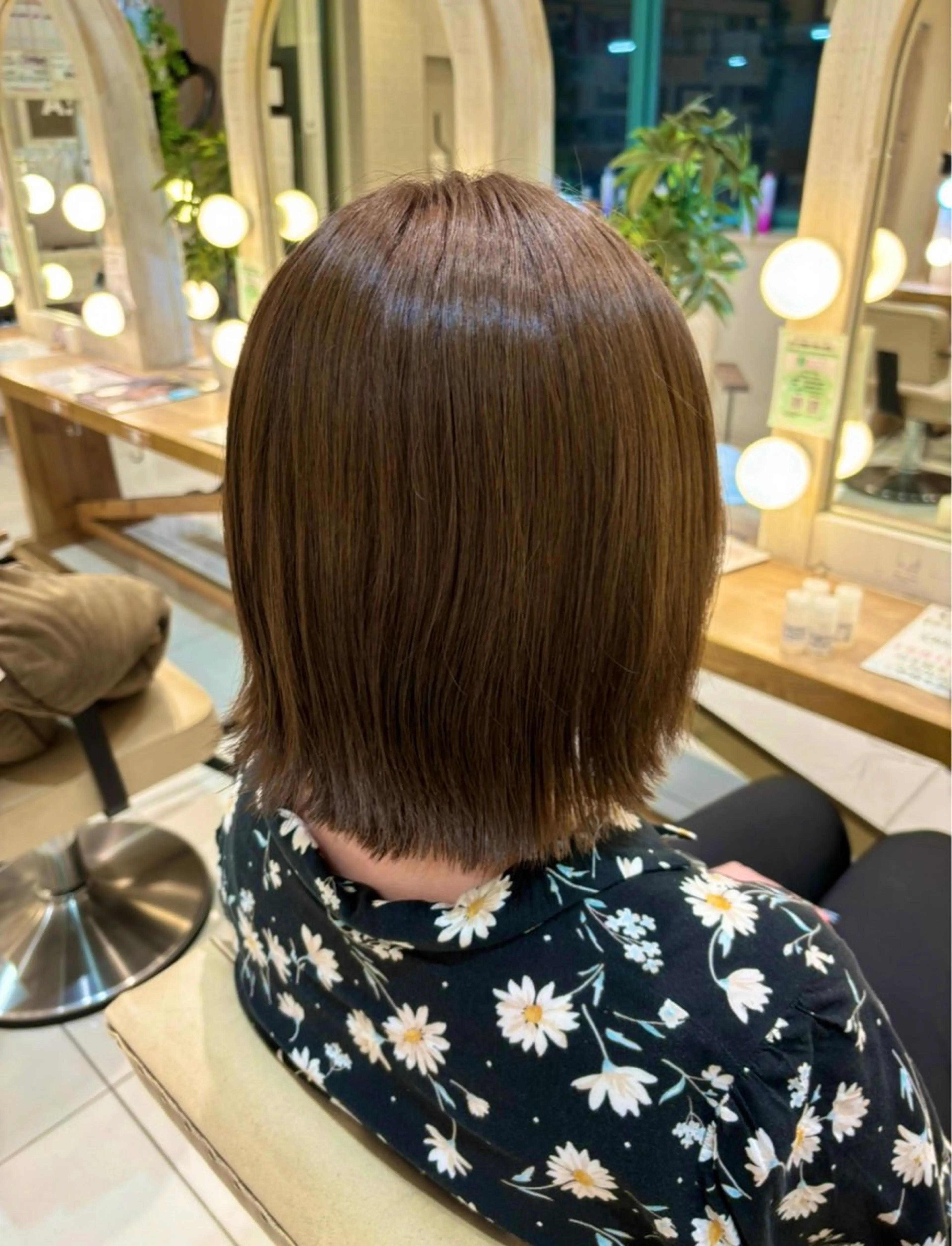 ショート カラー ブリーチなしカラー/ 暖色カラー/艶カラーのヘアスタイル