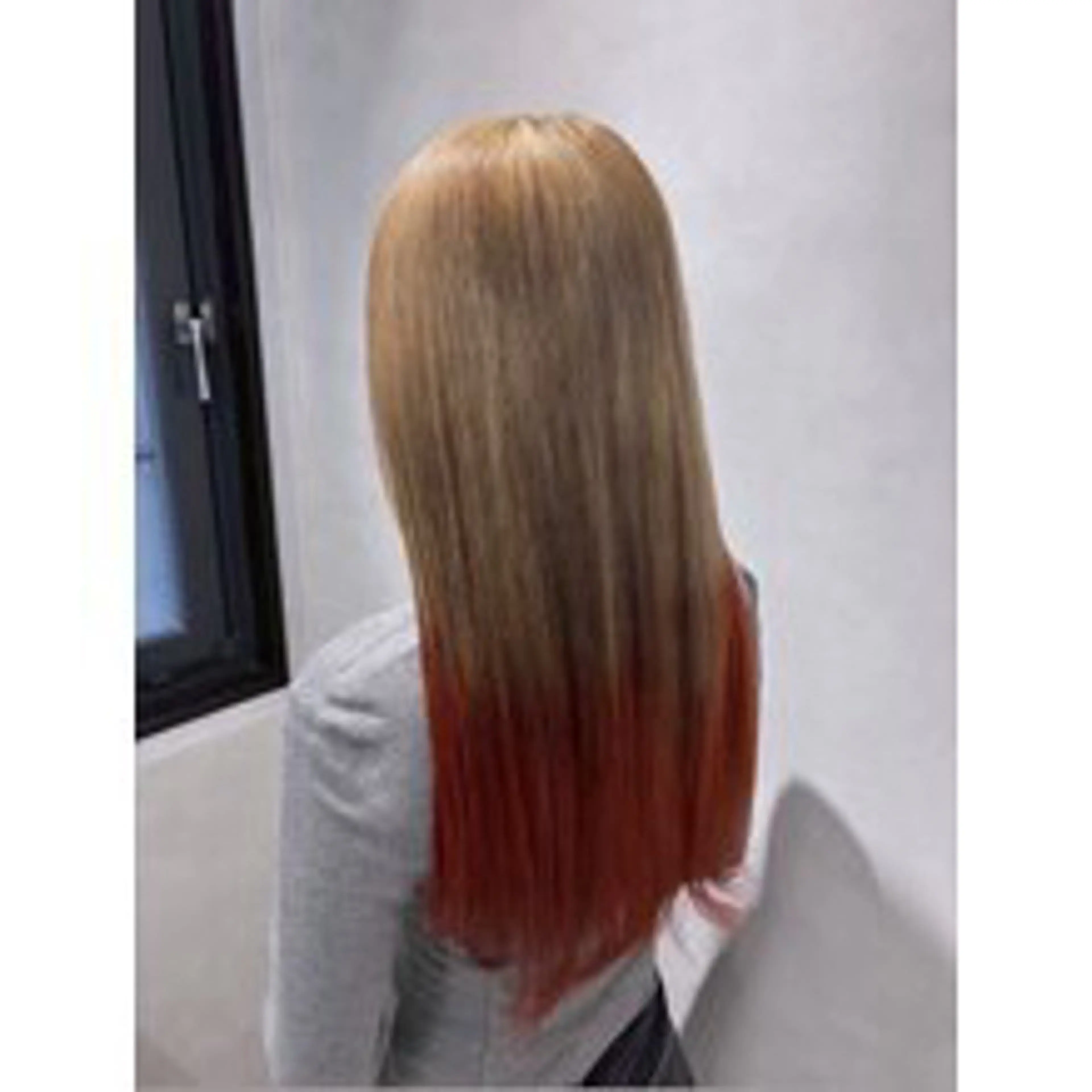 カラー 西原 愛紗のヘアスタイル