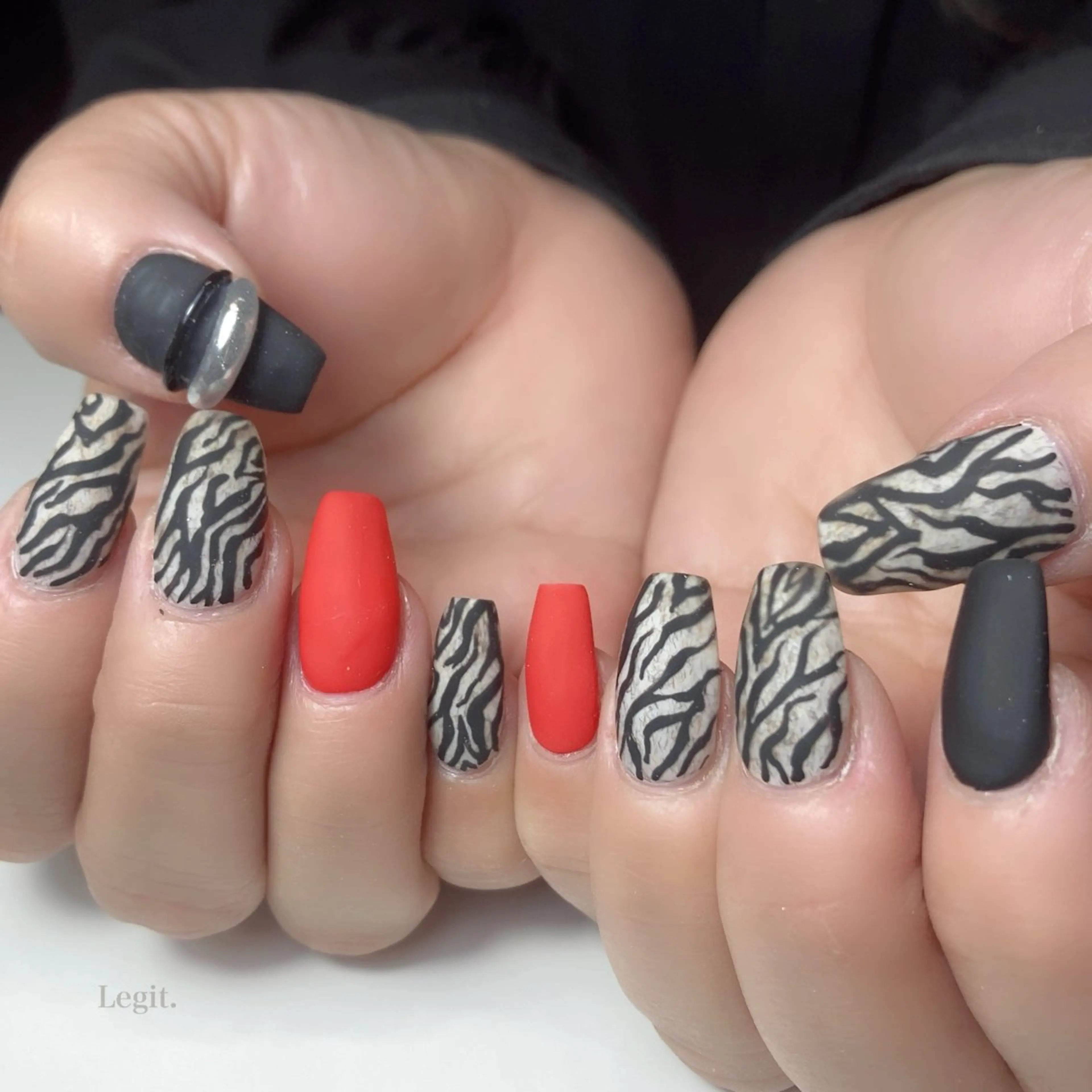 ネイル Legit nail salonのネイルデザイン