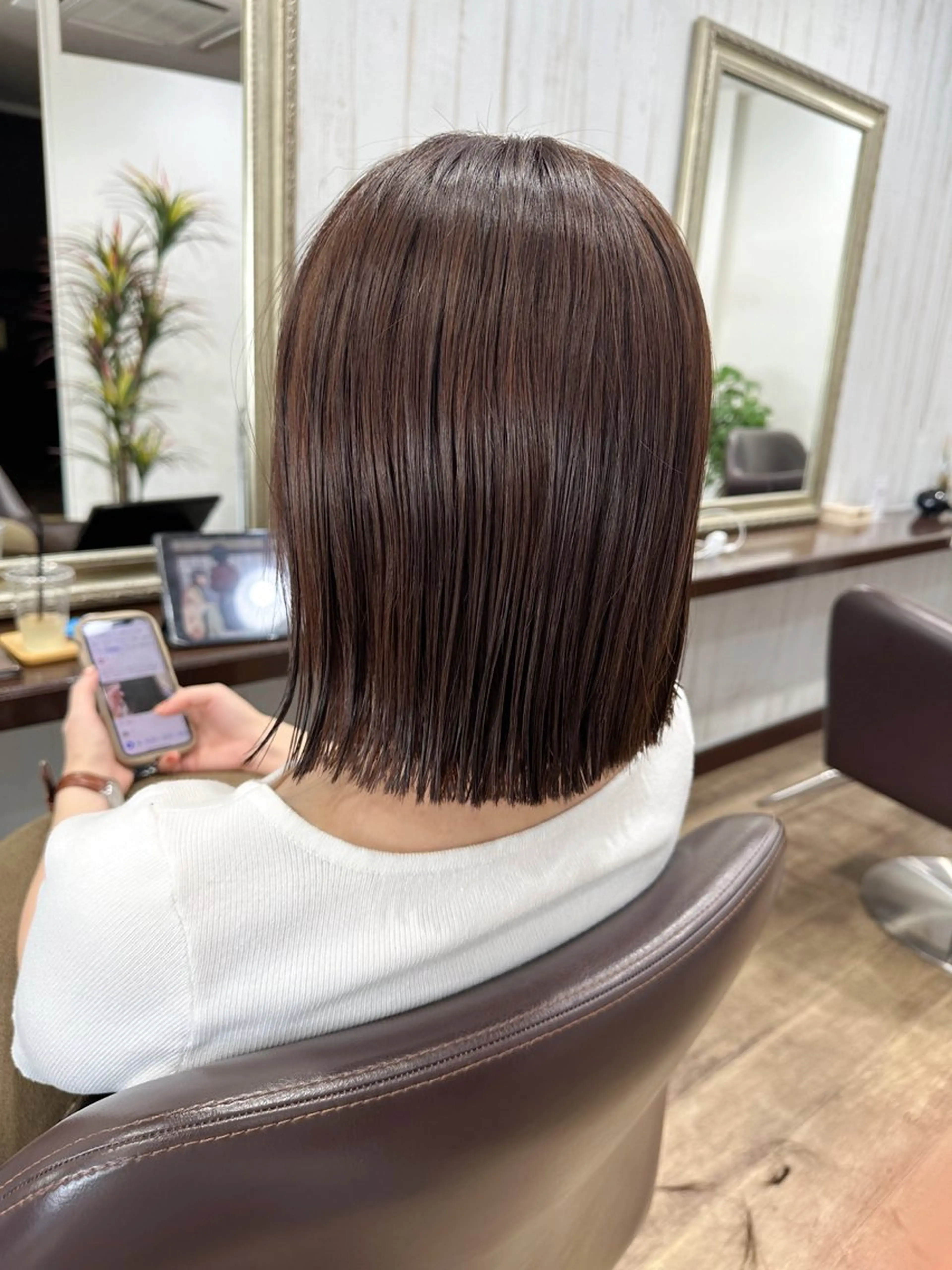 ミディアム カラー パーマ ヘアアレンジ 切りっぱなしボブ ブラウンカラー オレンジ オレンジブラウン ボブ カット ヘアカラー トリートメント VIVIE【ヴィヴィ】所属・髪質改善/韓国風 レイヤー/田村祐樹のヘアスタイル
