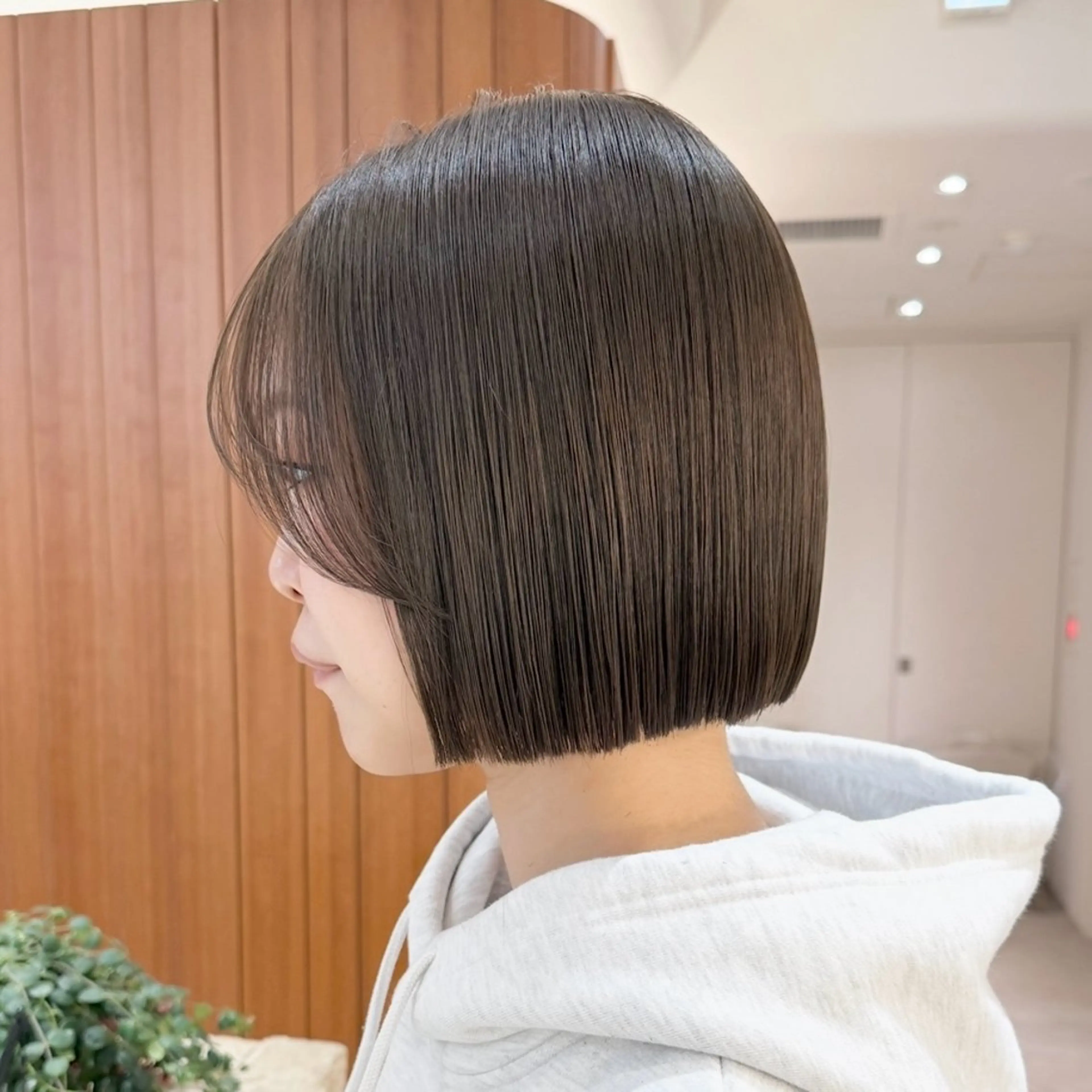 ミディアム カラー 切りっぱなしボブ ボブ 外ハネヘア カット ヘアカラー トリートメント 渋谷ボブ/レイヤー ボブ田中航平のヘアスタイル