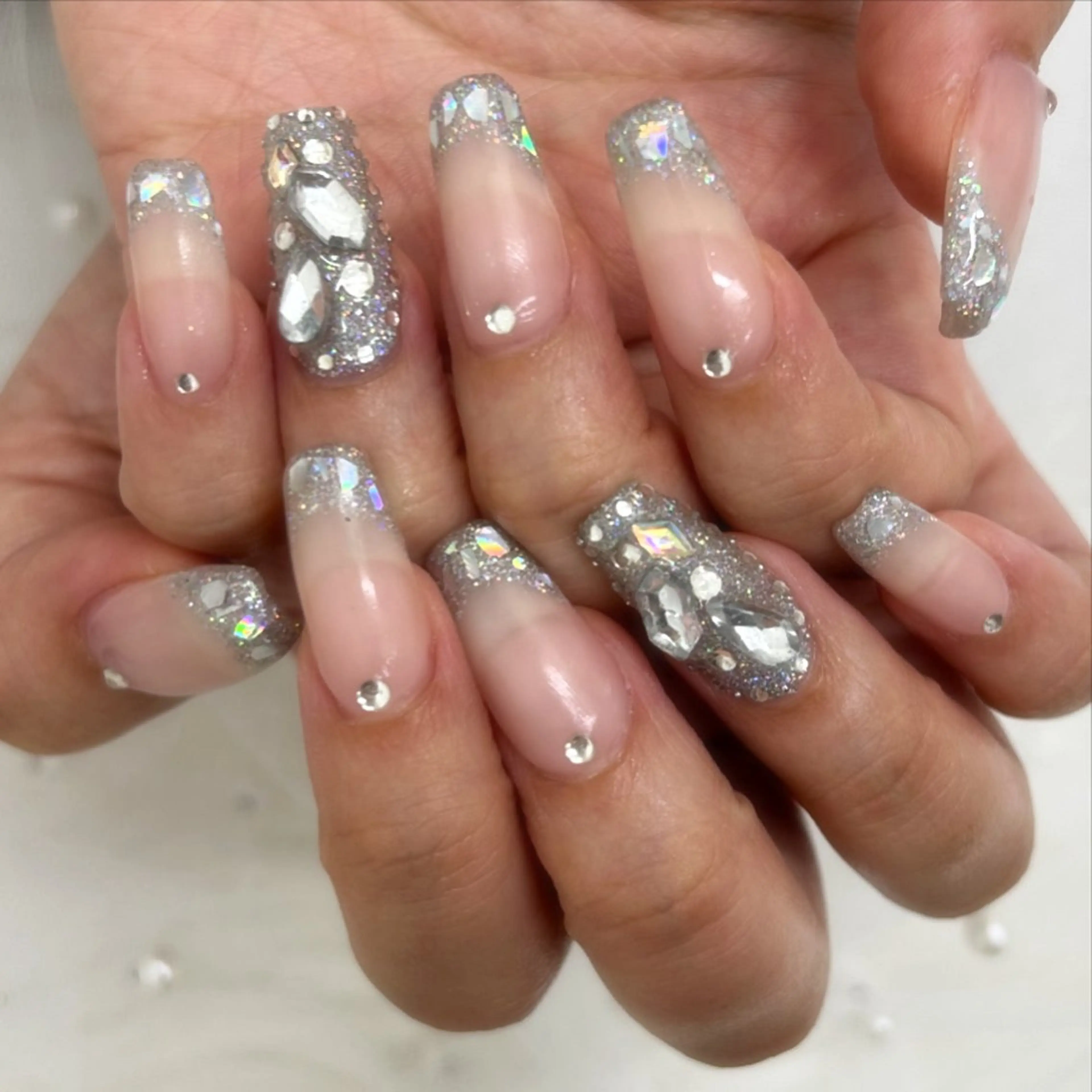 ネイル フレンチネイル ガラスフレンチ キラキラネイル ono megumiのネイルデザイン