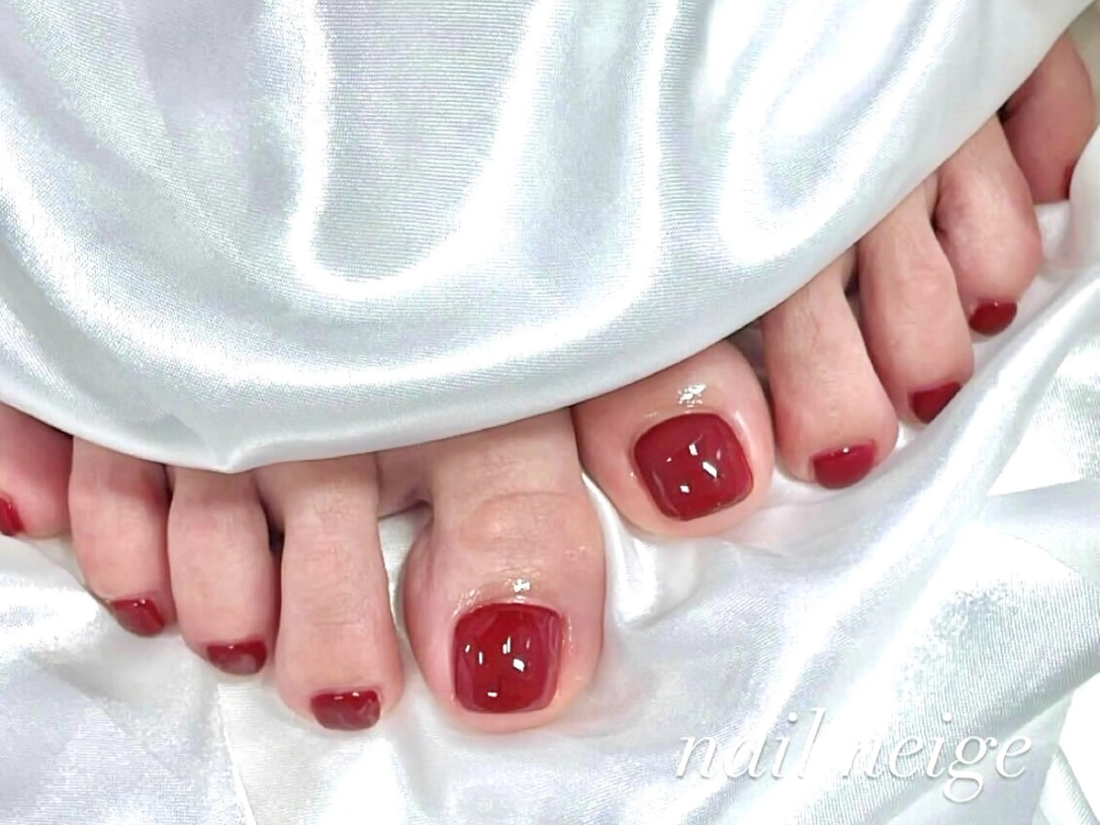 ネイル フットネイル ジェルネイル ラメ(グリッター) ラメグラデーション マグネットネイル フットネイル Nail Neige🐈🌙のネイルデザイン