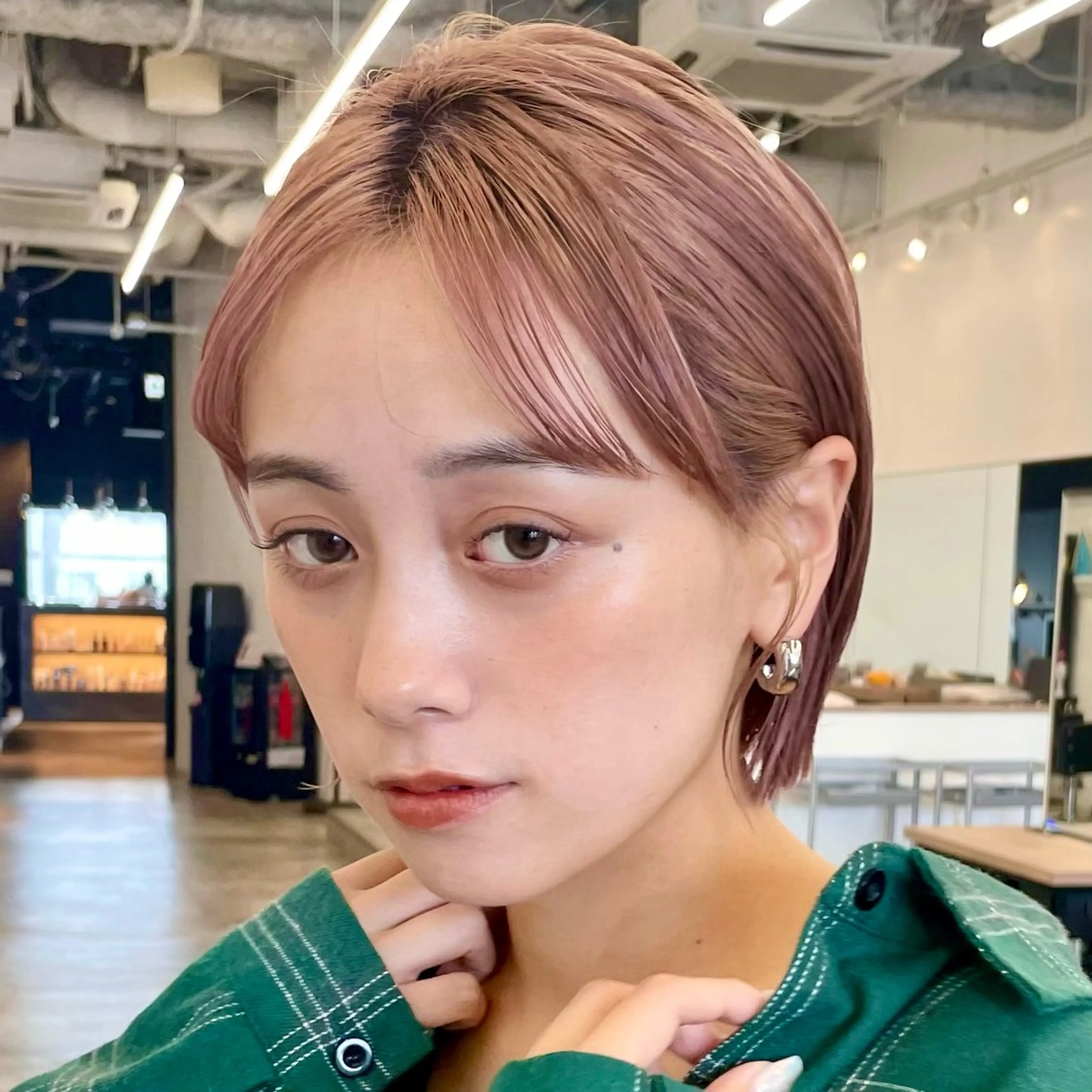 ショート カラー ヘアアレンジ ベージュカラー ブリーチ ピンクカラー ピンクベージュ ボブ/レイヤー/ 艶髪/HANA💗のヘアスタイル