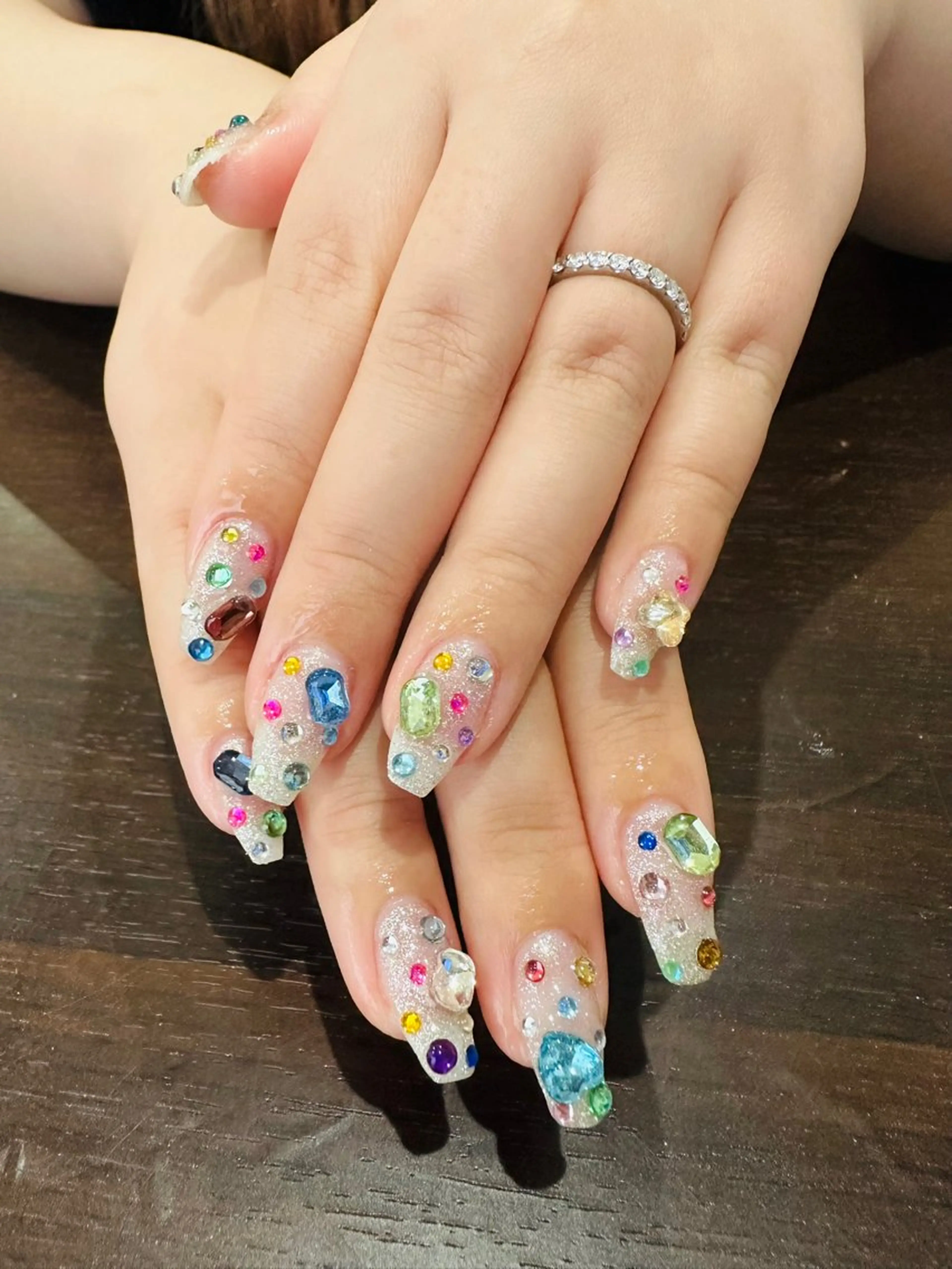 ネイル Moana所属・宮崎 美涼のネイルデザイン