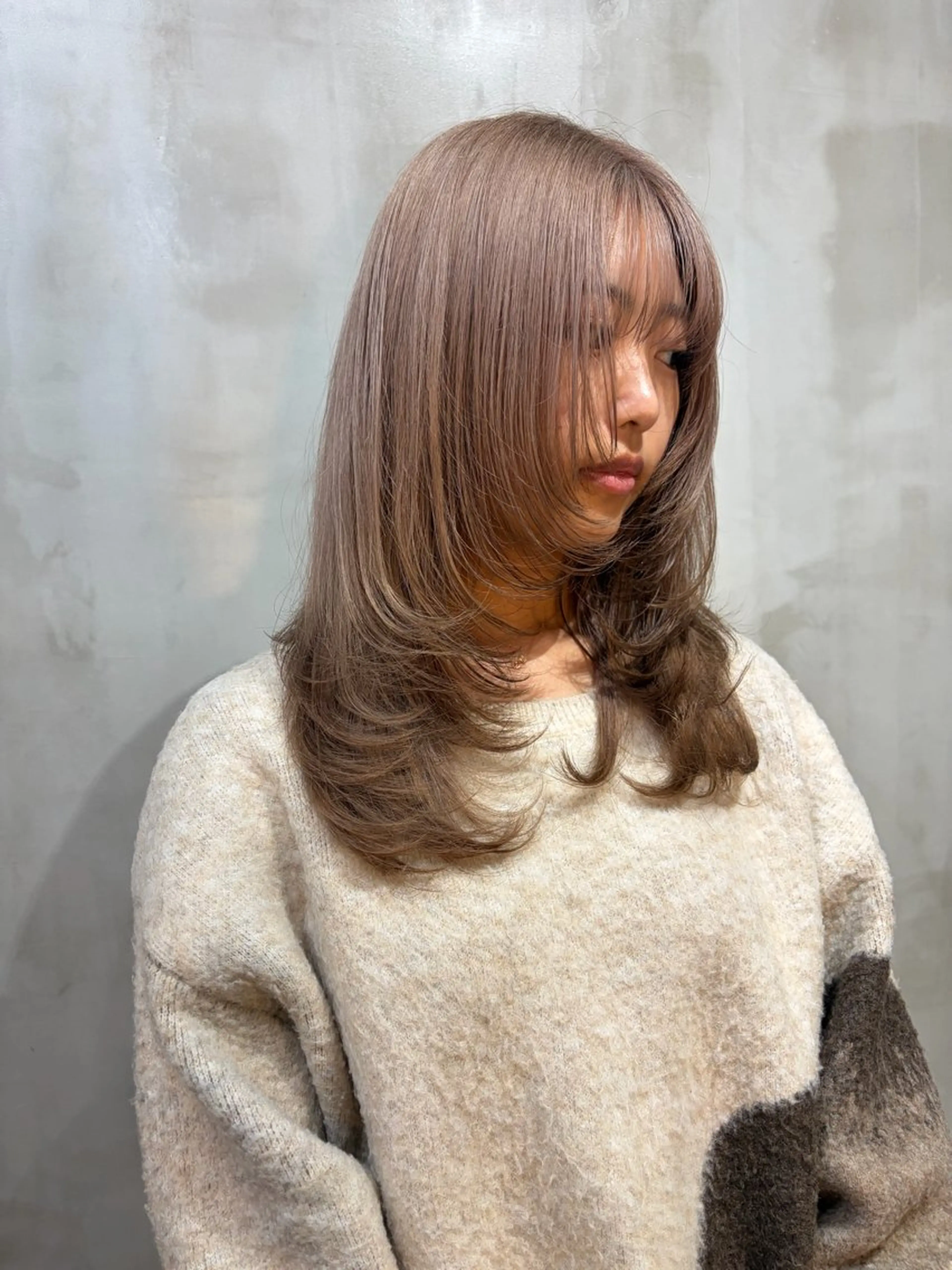 ロング カラー ベージュカラー ブラウンカラー ホワイトベージュ カット ヘアカラー トリートメント qpula misuzuのヘアスタイル
