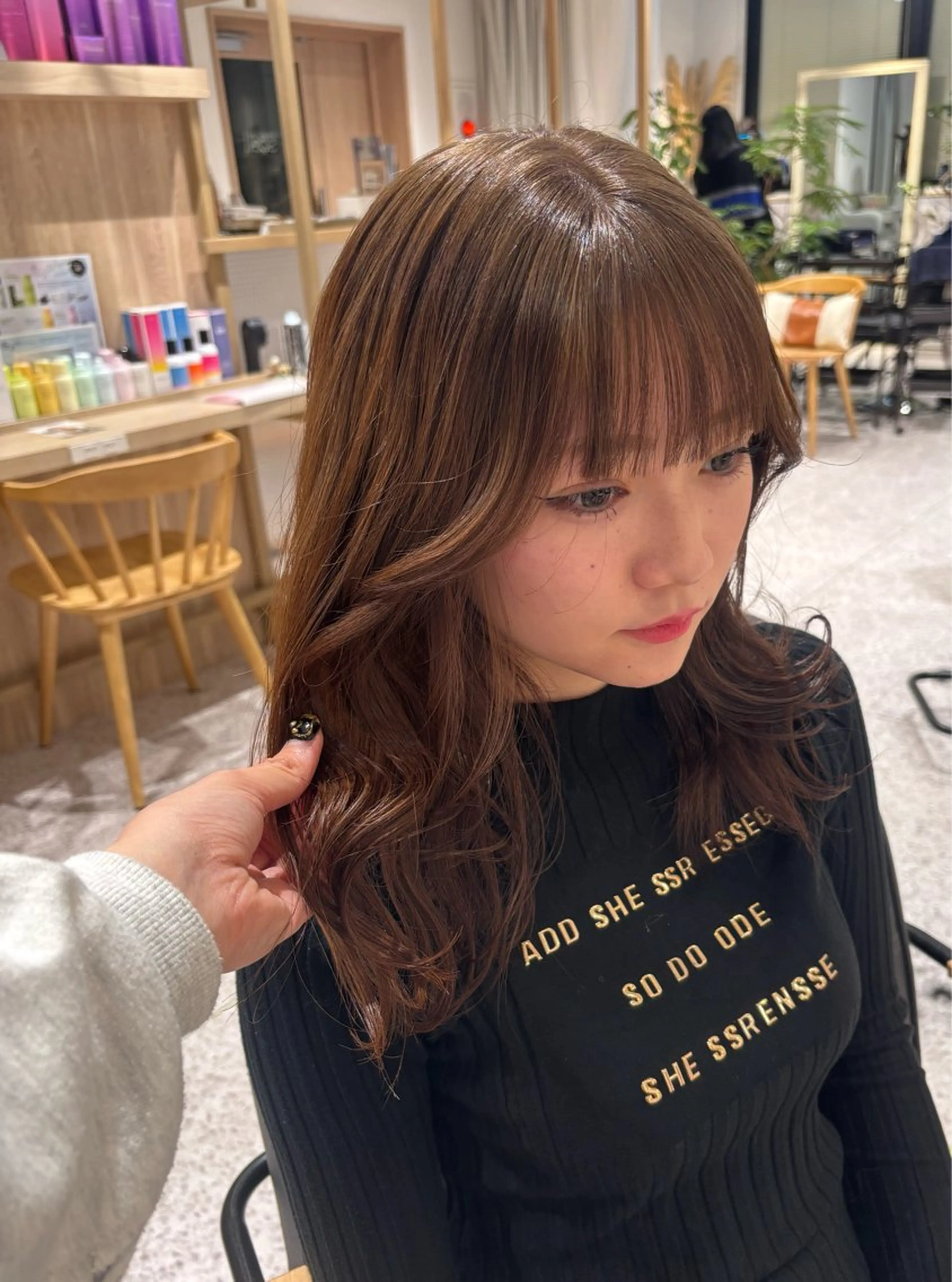 セミロング カラー セミロングパーマ ダブルカラー イヤリングカラー ハイライトカラー ハイトーンカラー カット ヘアカラー 暖色カラー/ パリジェンヌ💟みくのヘアスタイル