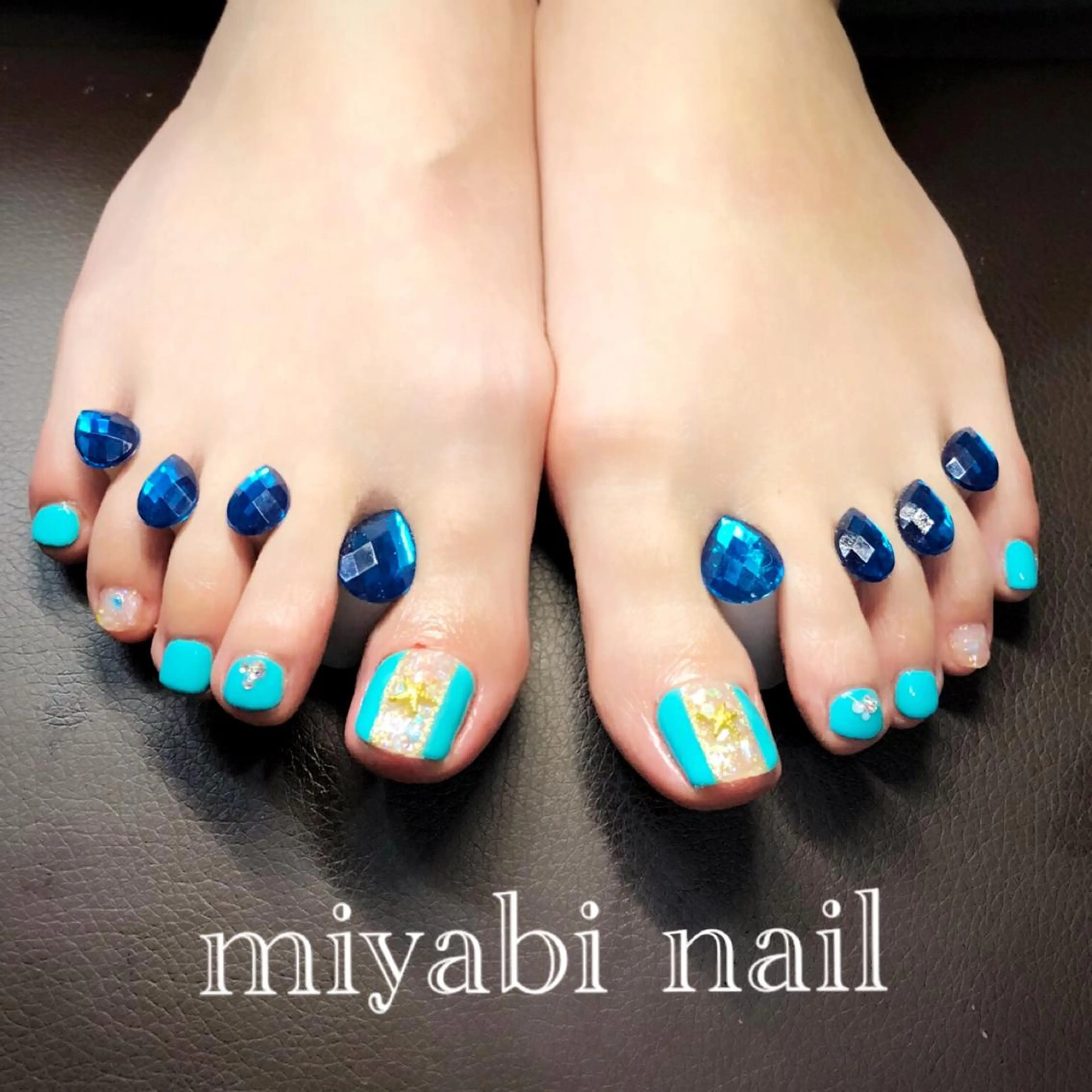 ネイル アートネイル ブルー フットネイル ジェルネイル 持ち込み フットネイル miyabi nail 桂川駅近くのネイルデザイン