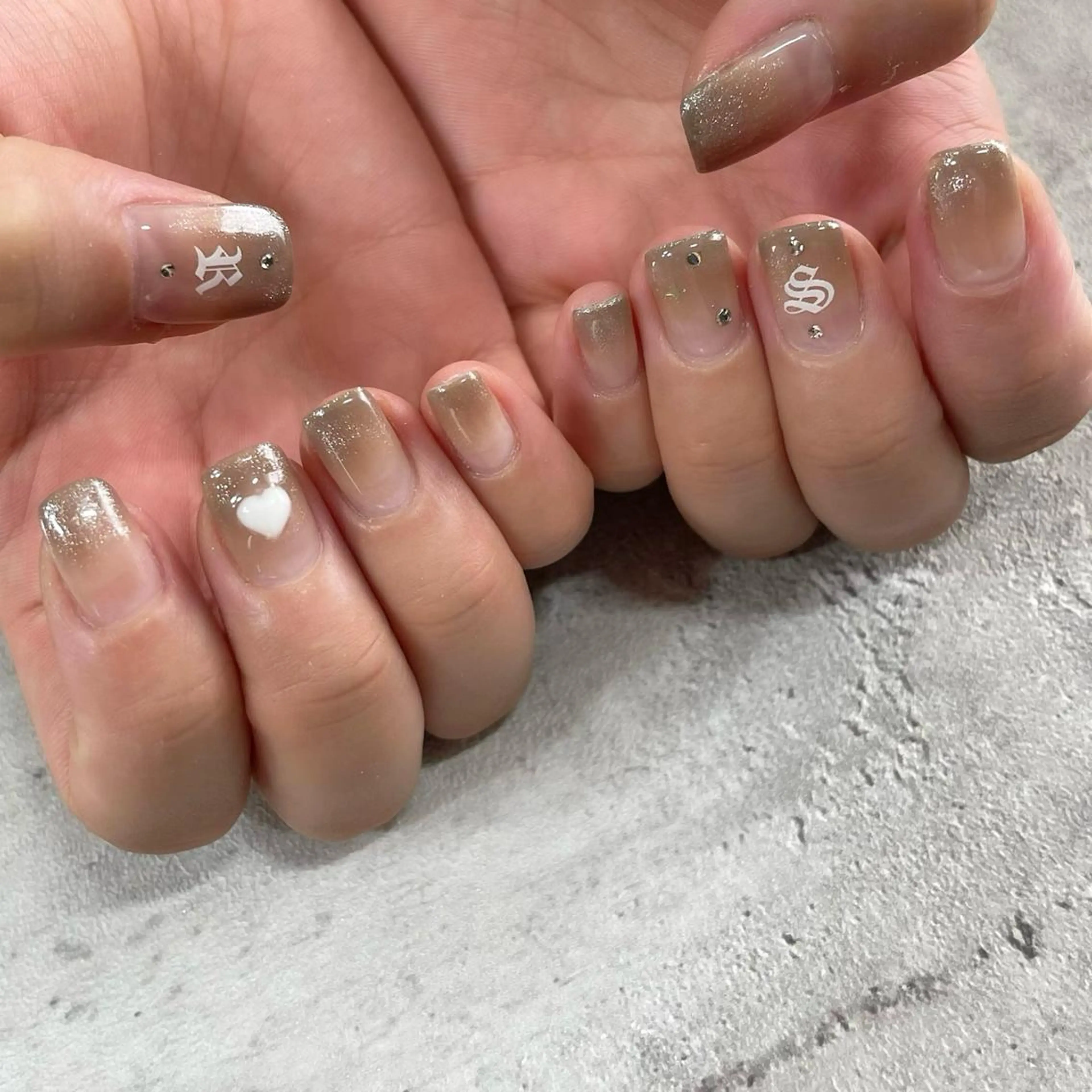 ネイル ジェルネイル 東 千夏のネイルデザイン