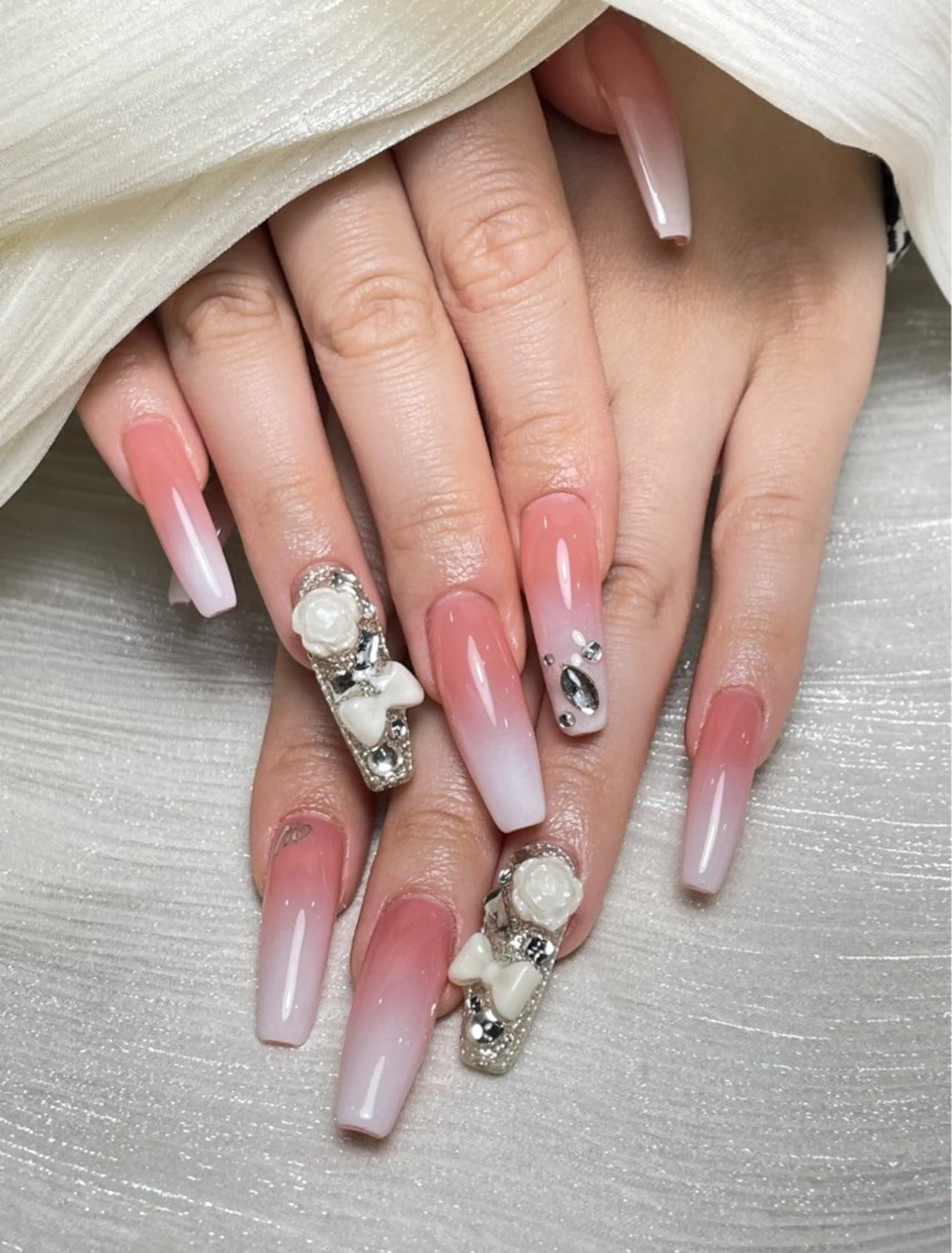 ネイル ハンドネイル ハンドケア モナ& あきのネイルデザイン