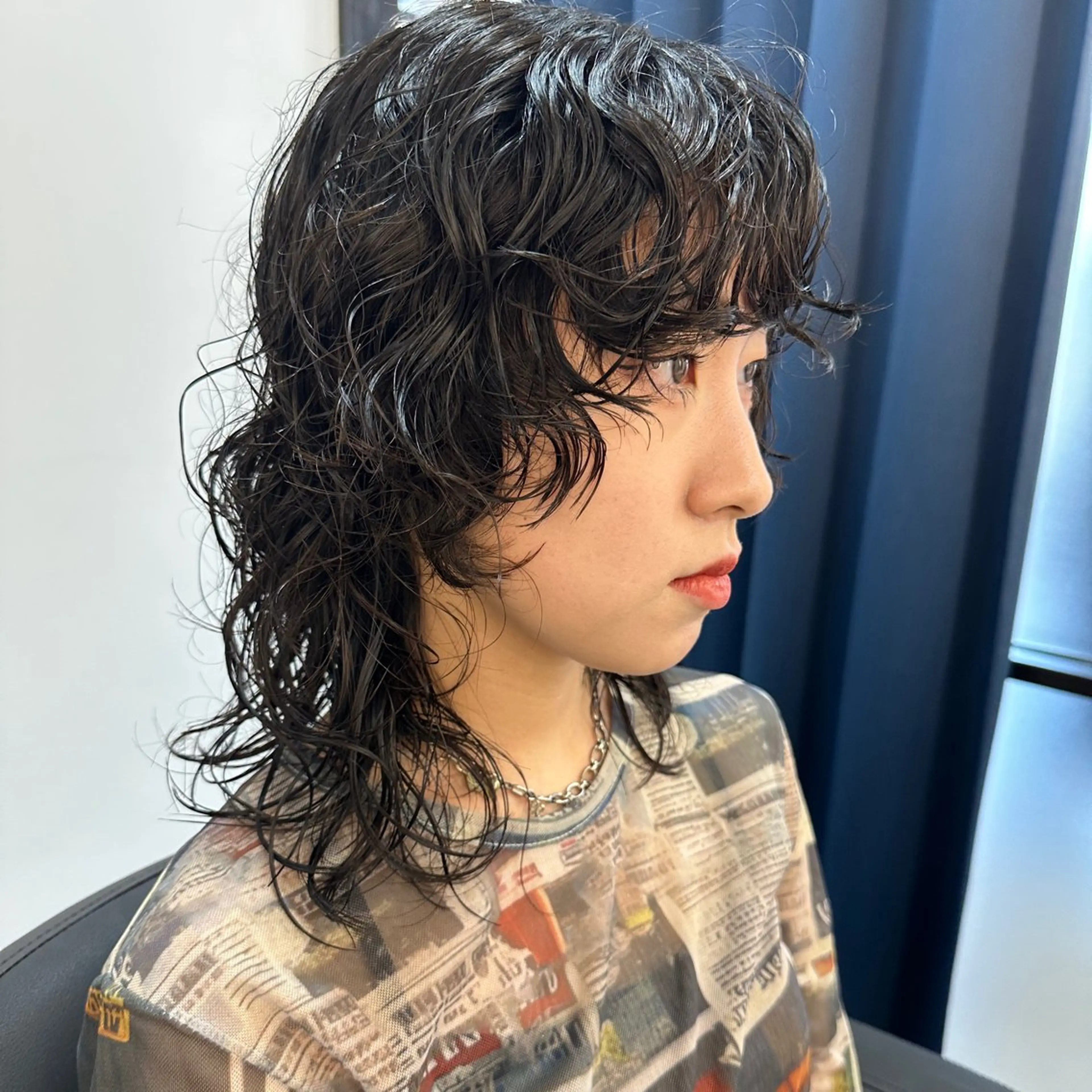 ミディアム パーマ ミディアムパーマ ウルフカット カット パーマ トリートメント FBeauty 青山店所属・パーマ特化美容師 表参道のヘアスタイル