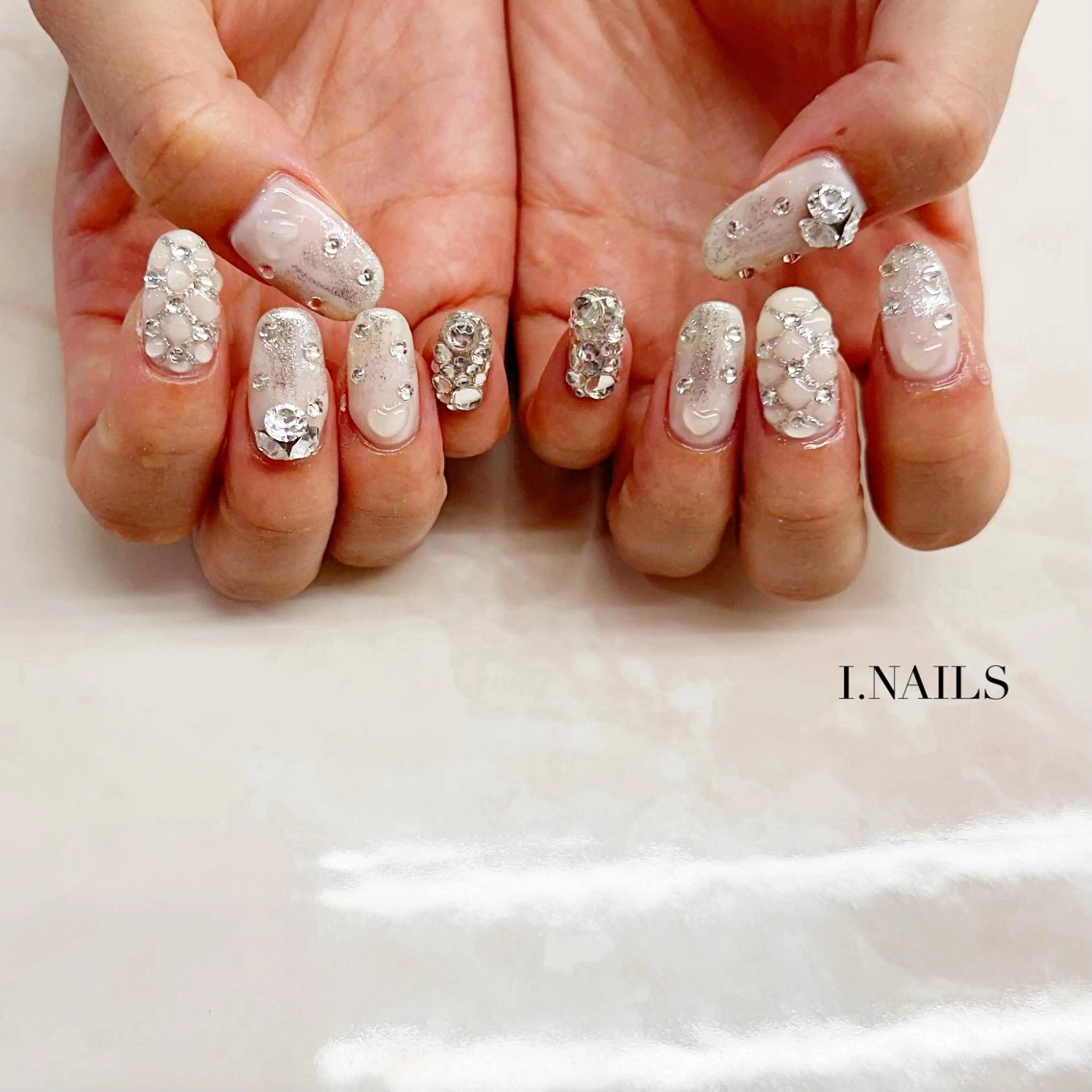 ネイル アイネイルズ所属・早川 梓のネイルデザイン