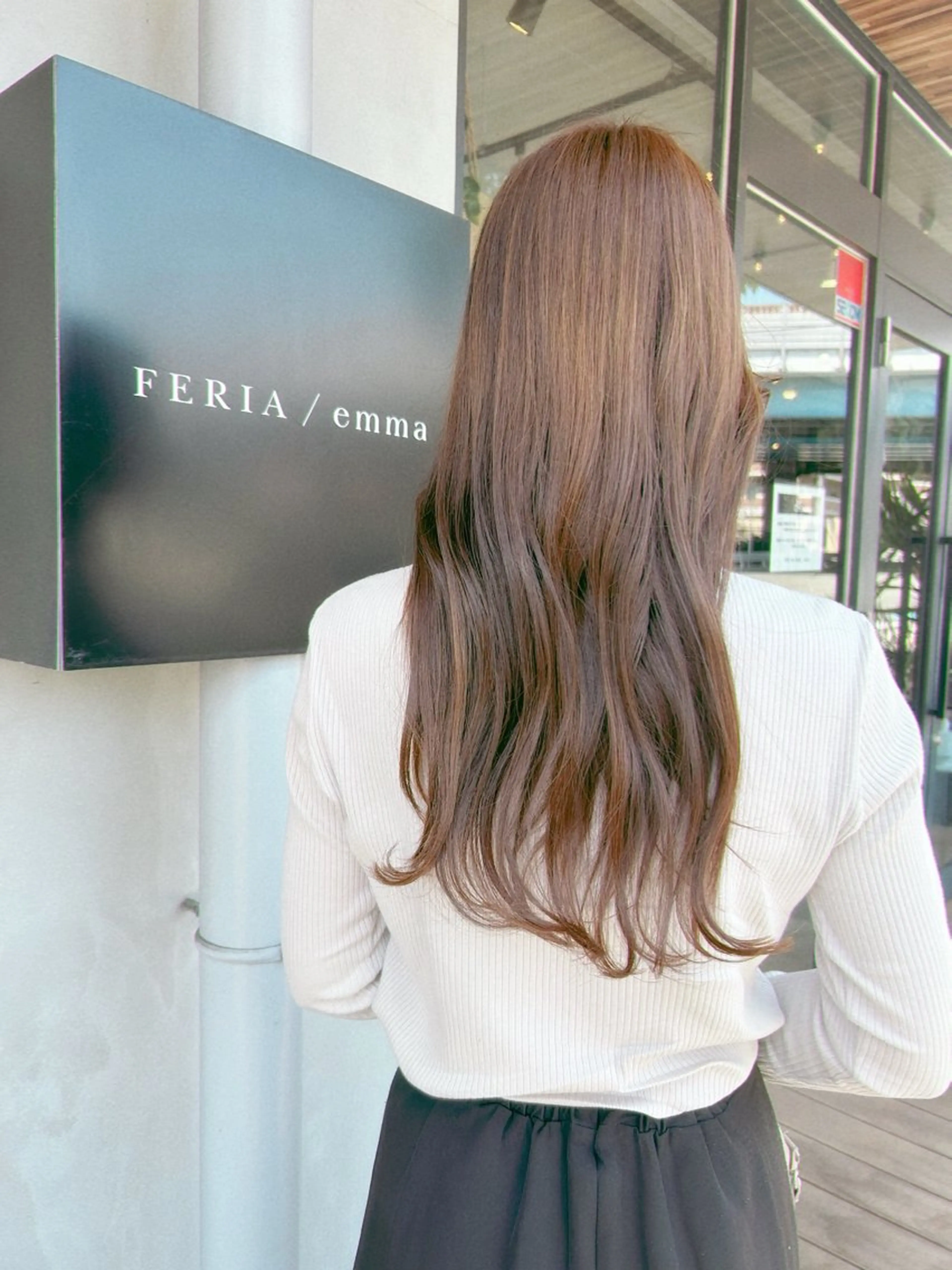 ロング FERIA桃山台🍑 𝕄𝕖𝕘𝕦のヘアスタイル