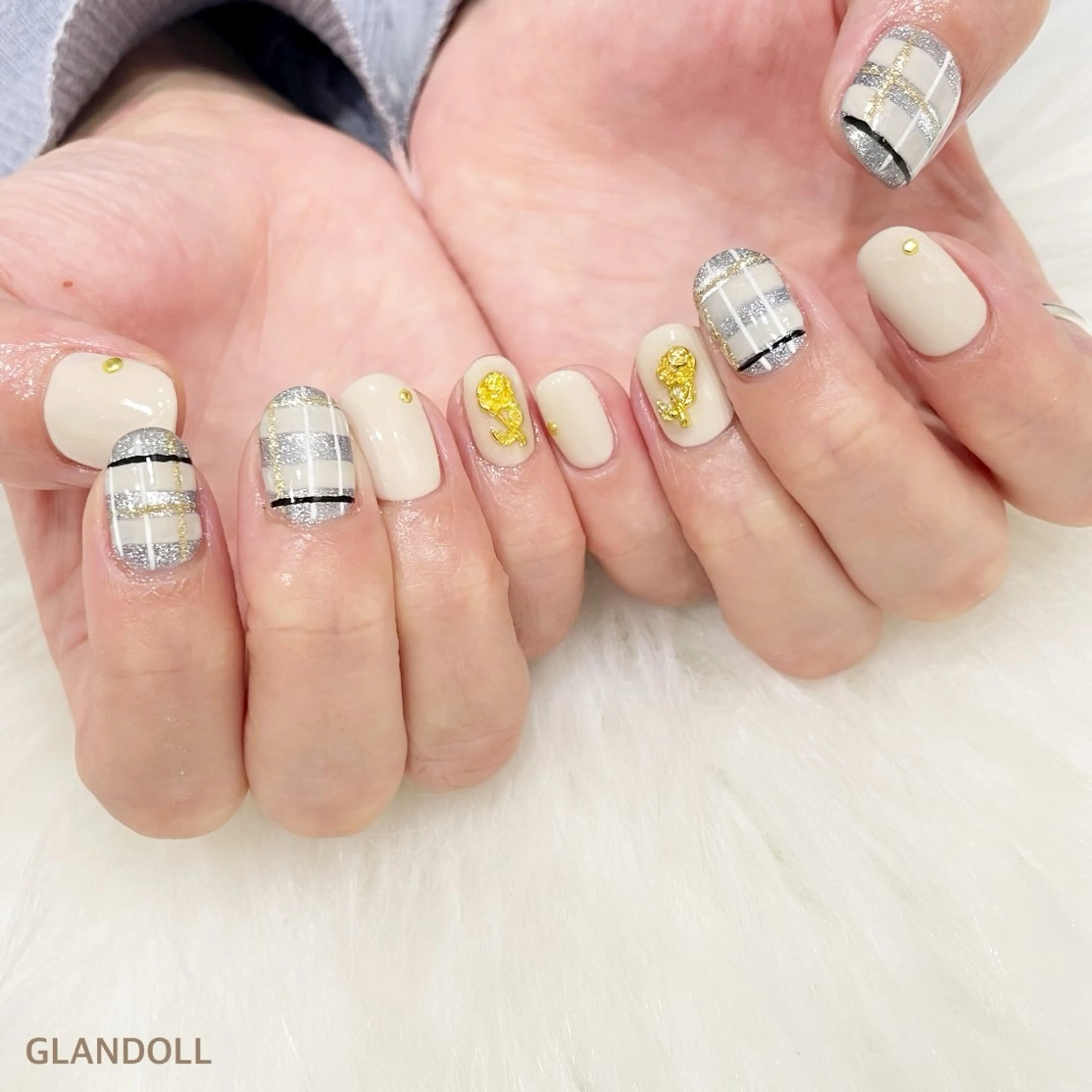 ネイル マグネットネイル ハンドネイル GLANDOLL YURIのネイルデザイン