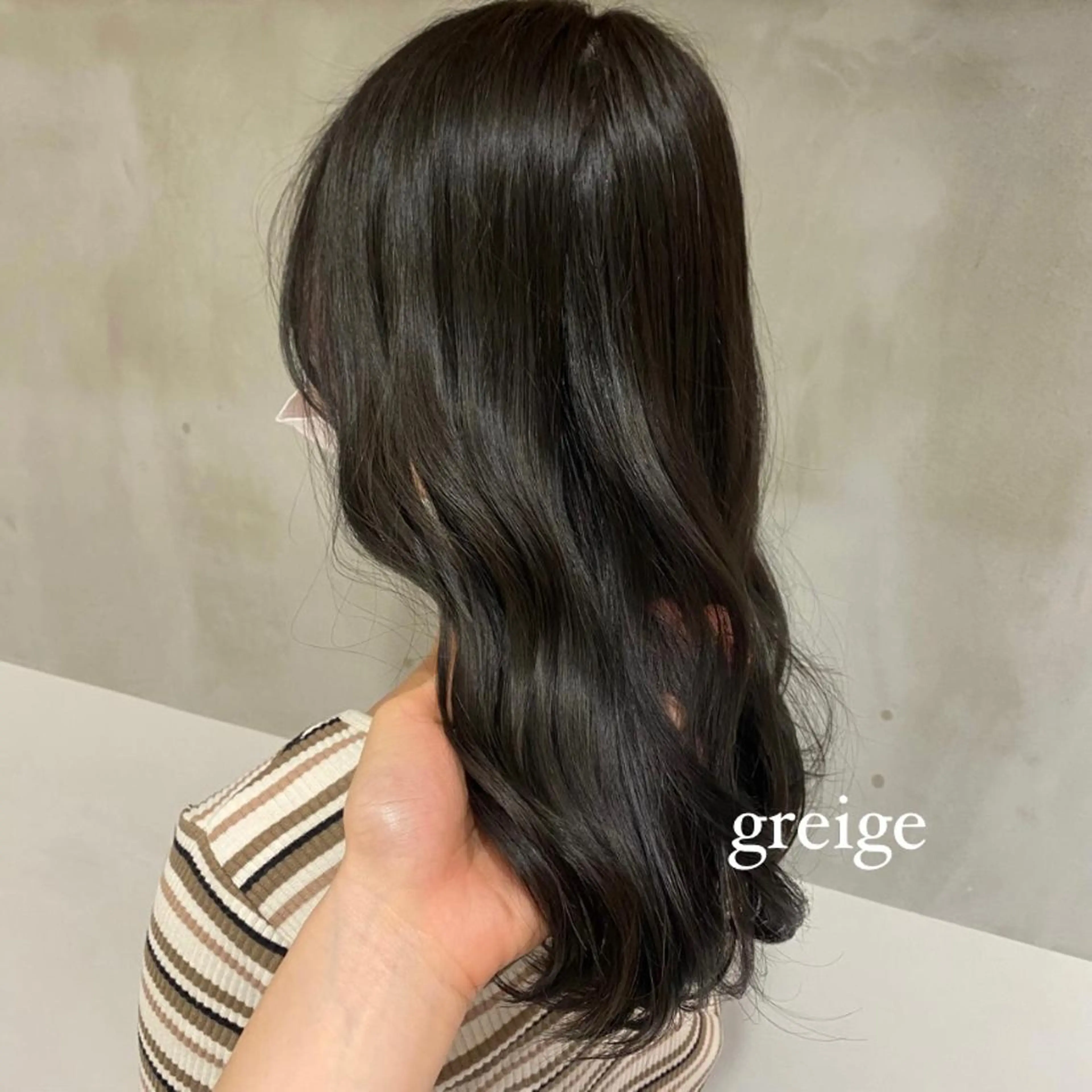 セミロング カラー グレージュ 艶感/ナチュラル 🌿マアヤのヘアスタイル