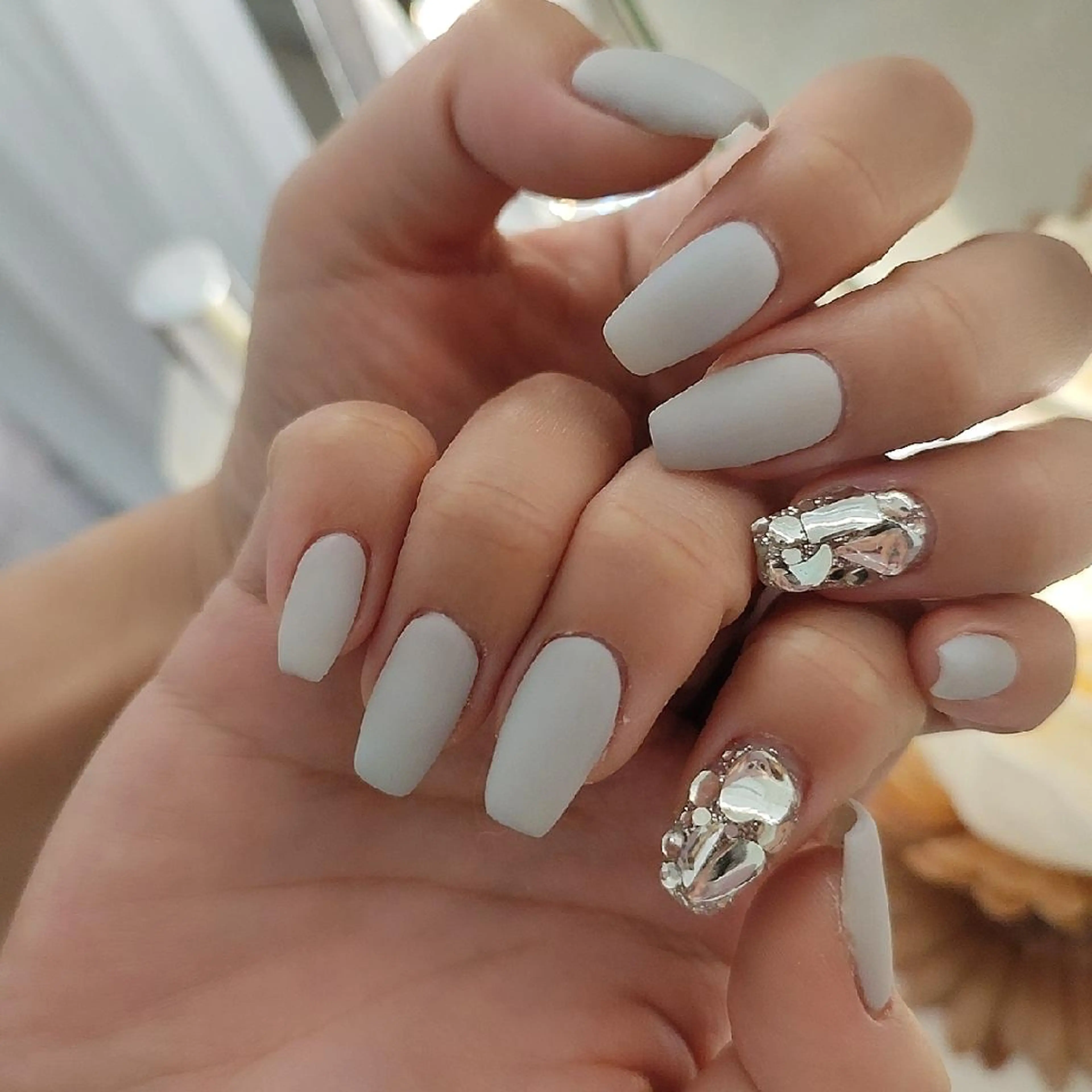 ネイル ハンドネイル RUNWAY 　　の眉毛・アイブロウイメージ