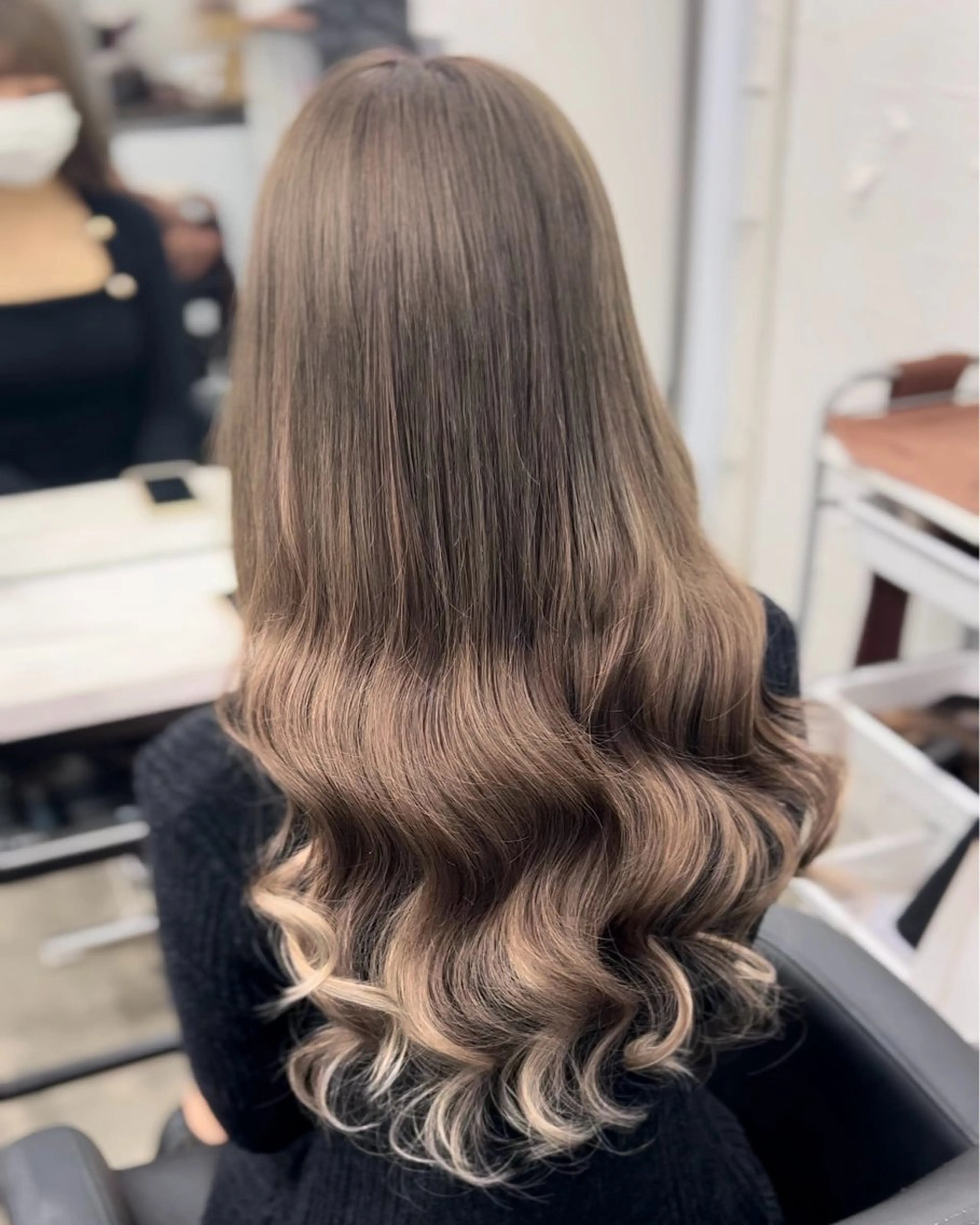 ミディアム カラー シールエクステ ハイライトカラー ハイトーンカラー エクステ ハイライト シールエクステの女神 🍑Momo🍑のヘアスタイル