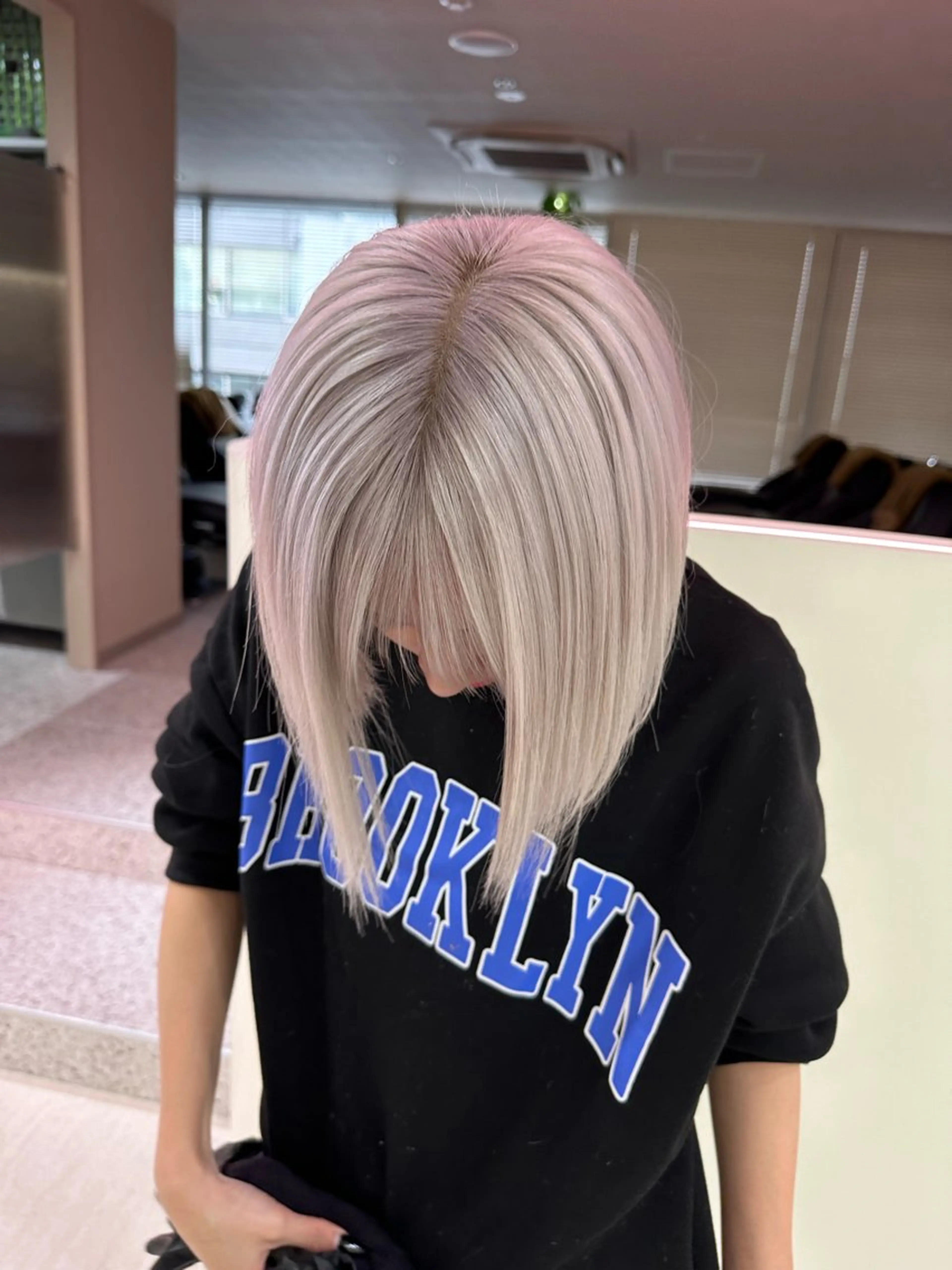 ミディアム ️🫧 AINE 🫧ハイトーンカラーのヘアスタイル