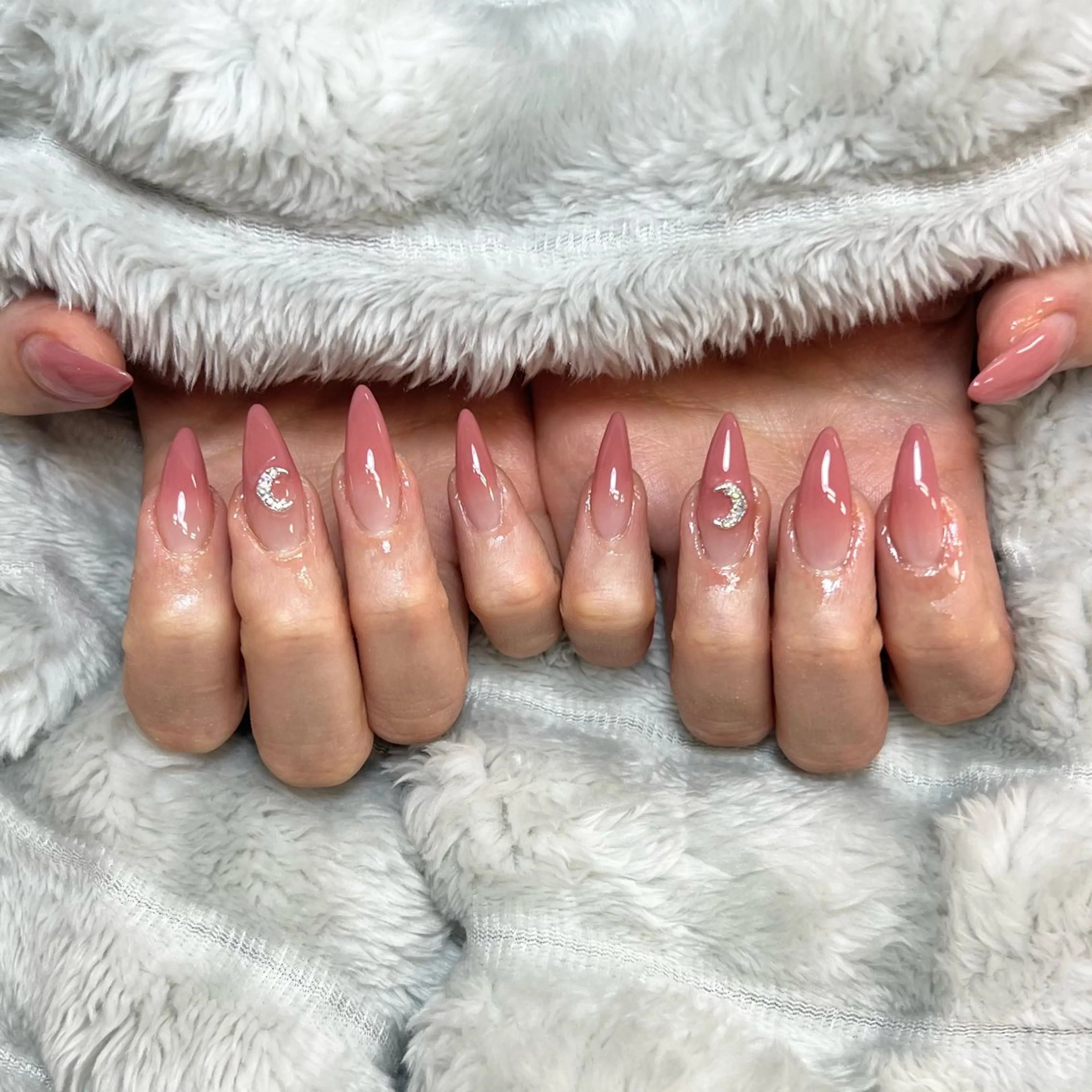 ネイル グラデーション ワンカラーネイル ハンドネイル NANA HARUKAのネイルデザイン