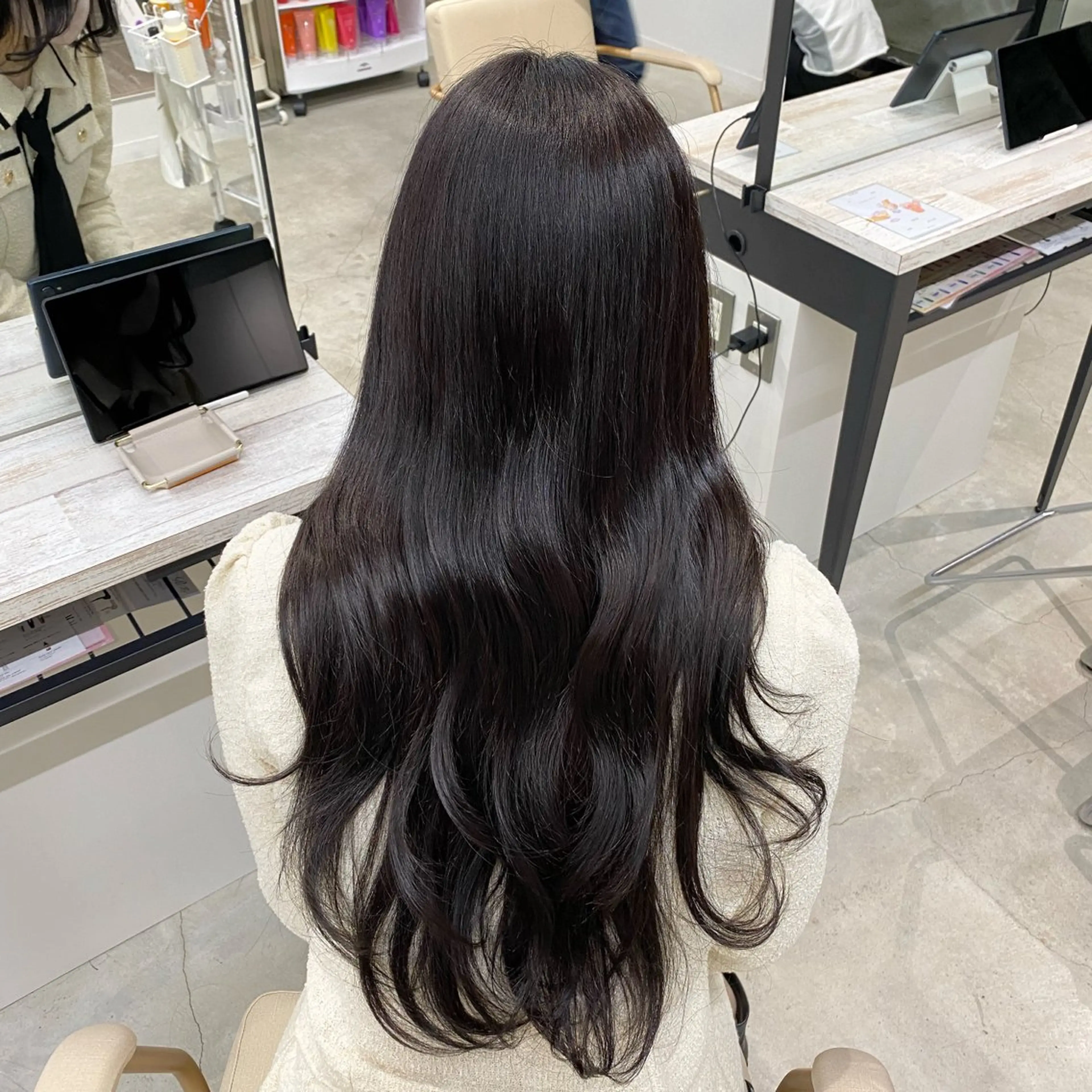 ロング カラー 黒髪 ラベンダーカラー ブリーチなしカラー 🤍　Mihanaのヘアスタイル