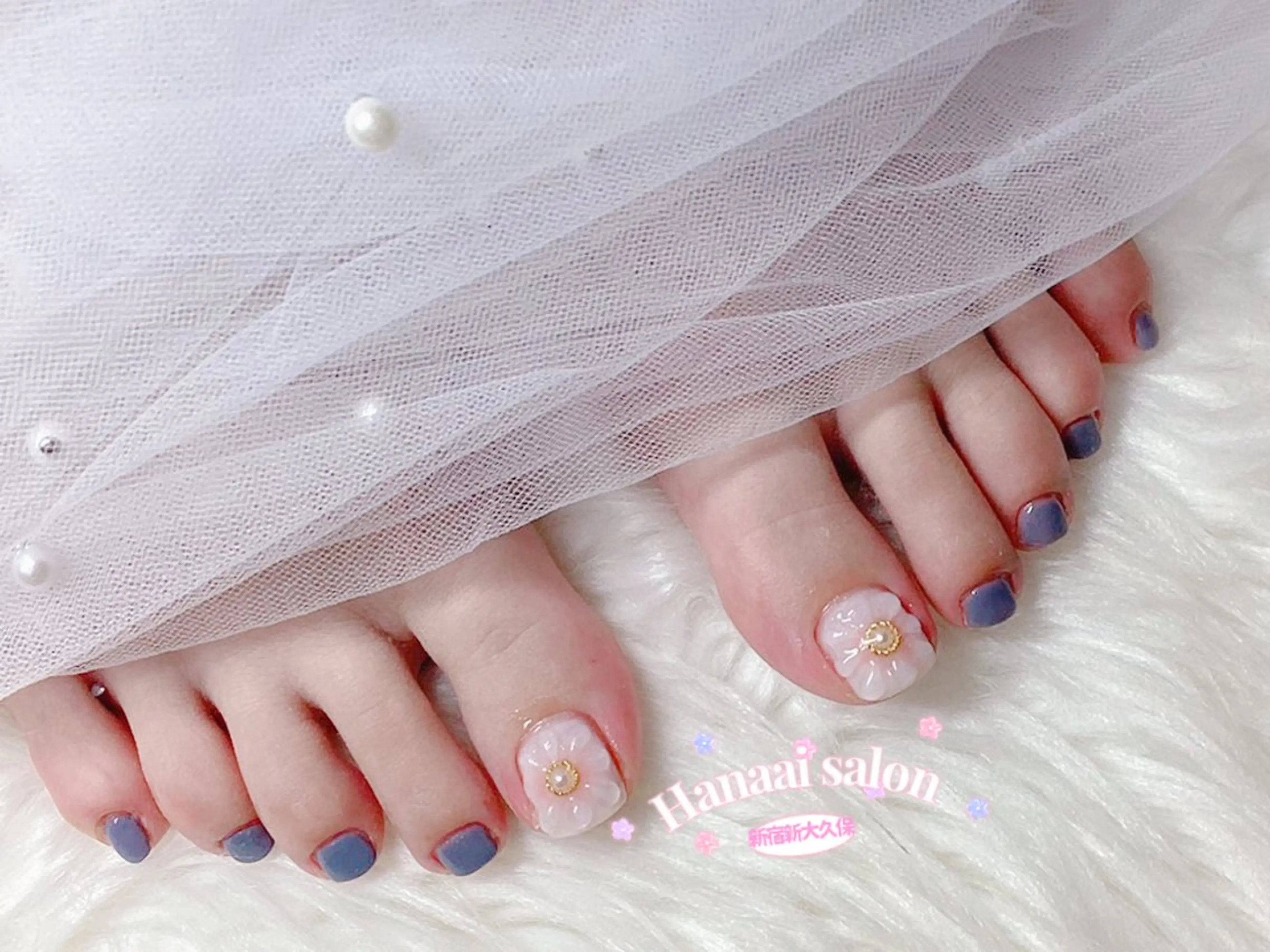 ミディアム フットネイル Hanaai Salon新大久保店のネイルデザイン