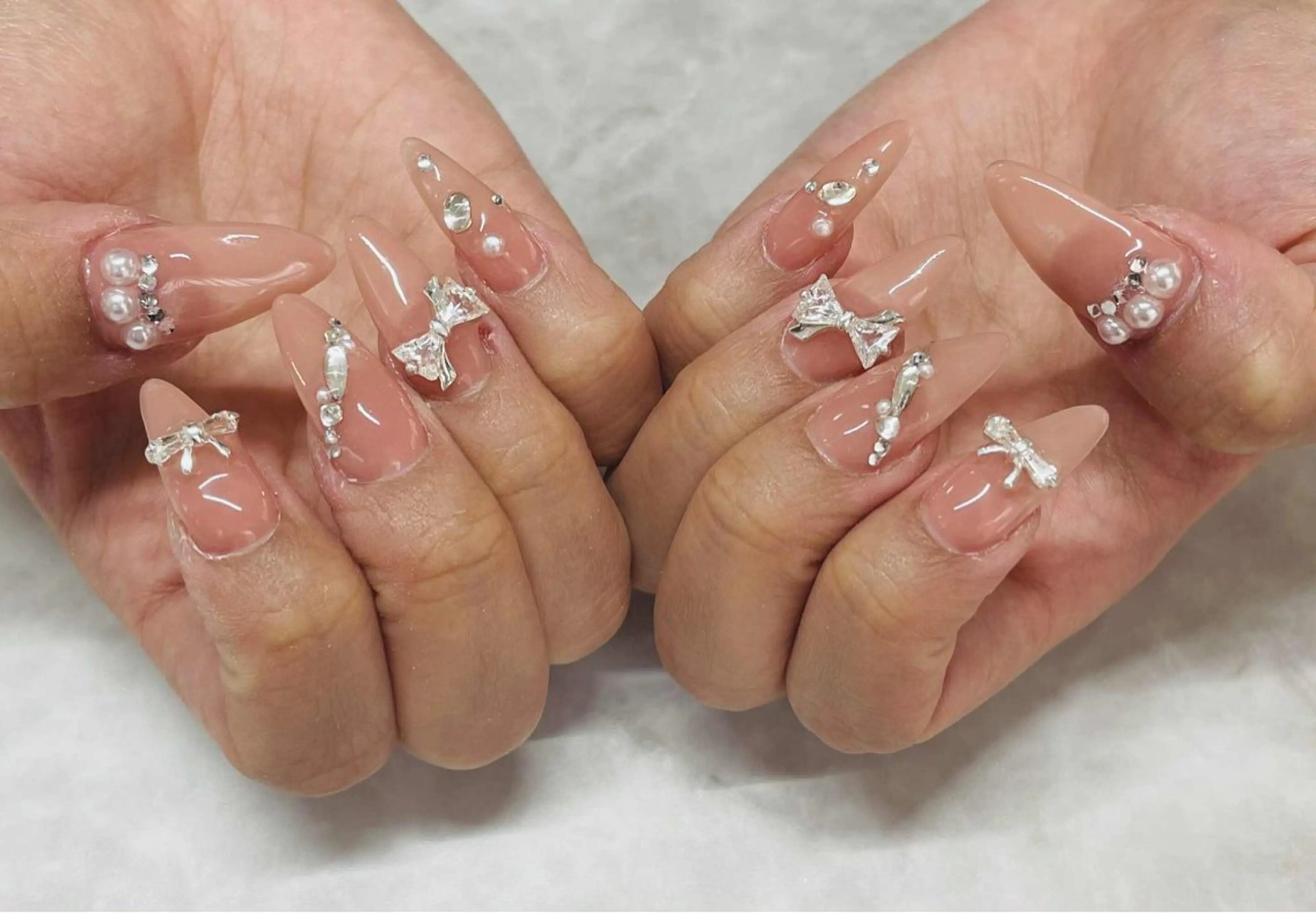 ネイル ダンビーニャム サロールのネイルデザイン