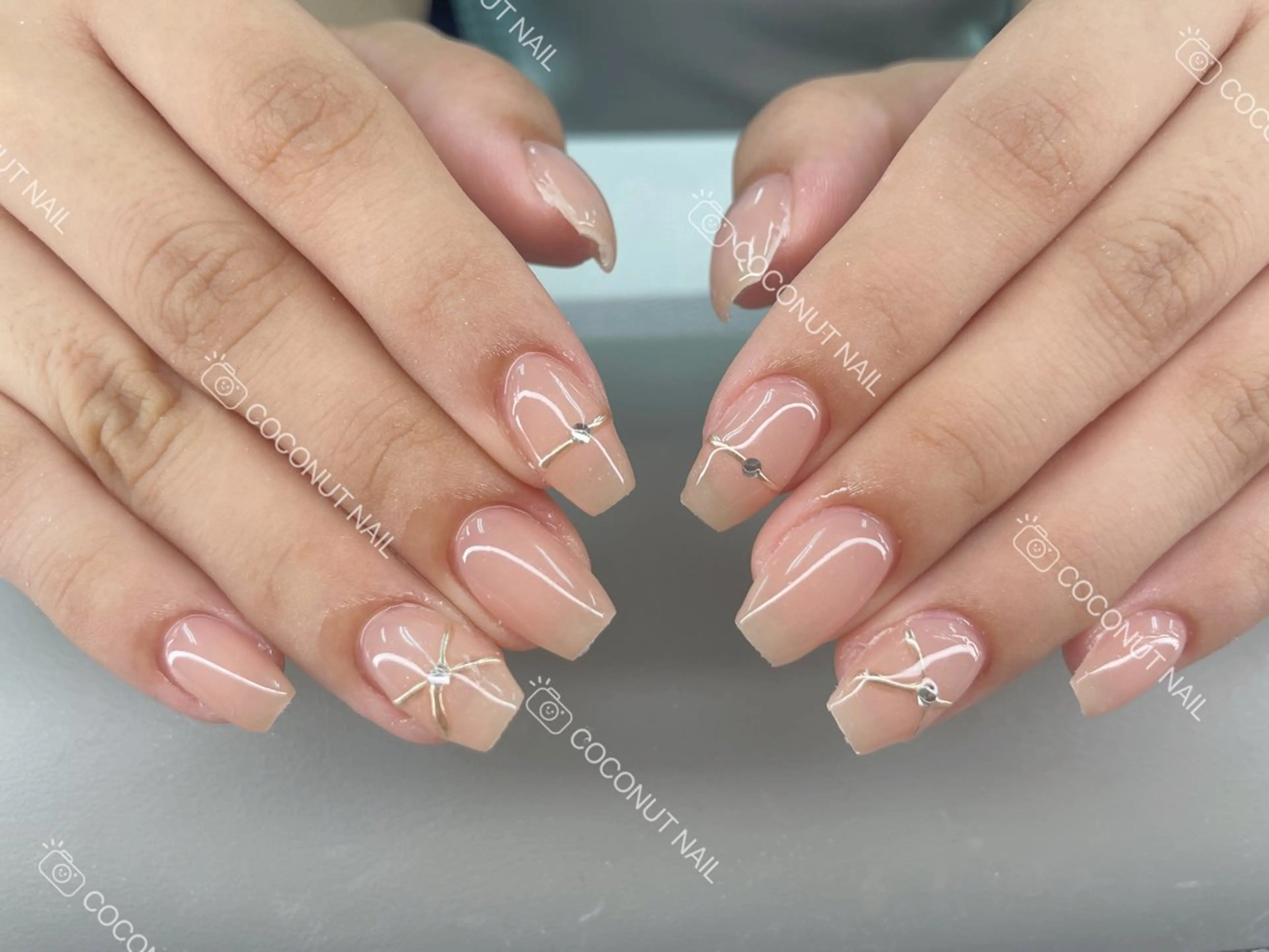 ネイル ハンドネイル 神田 ココナッツのネイルデザイン