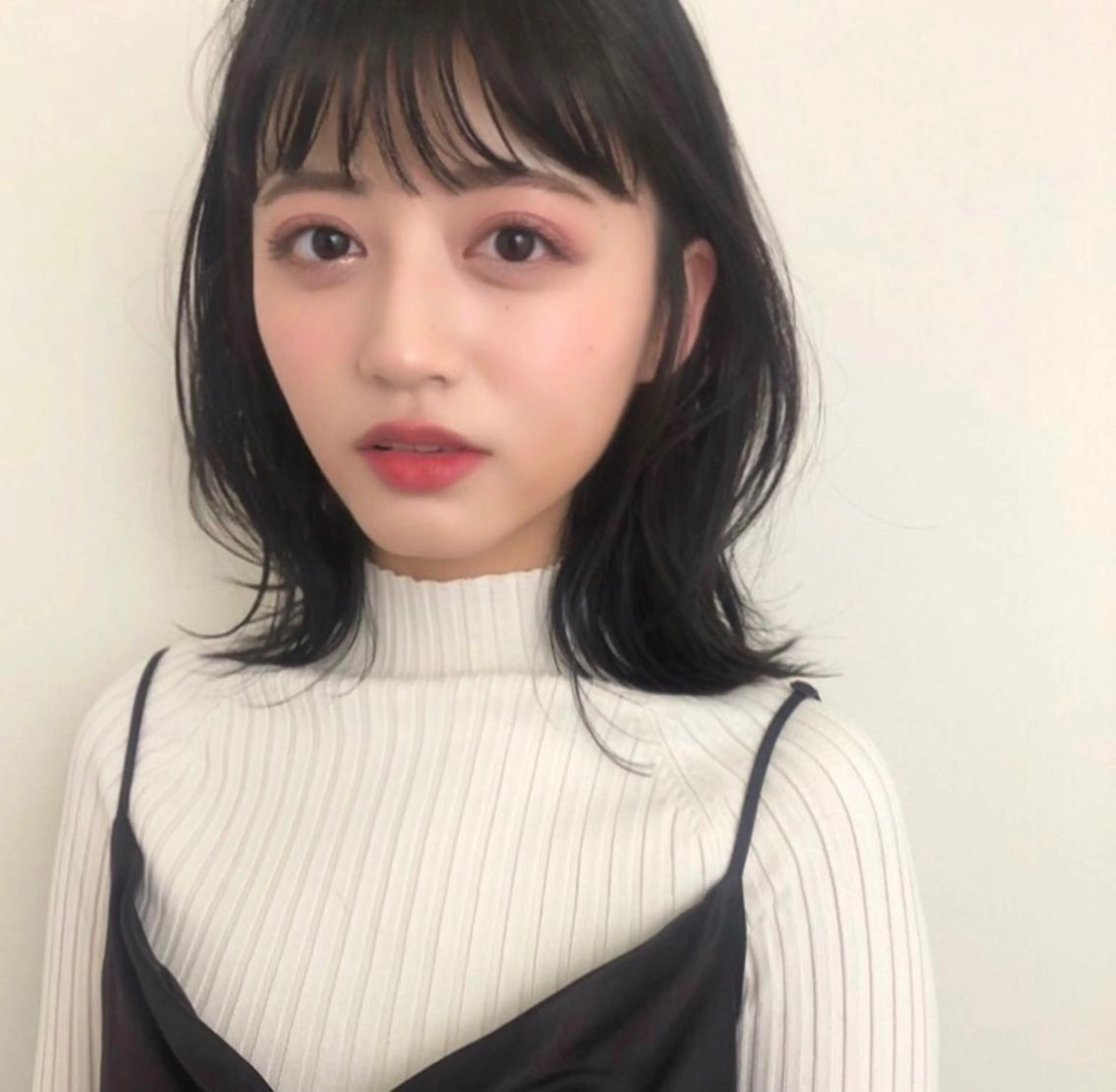 ミディアム カラー パーマ くびれヘア 小顔カット 💫期間限定価格💫 似合わせカット🧚のヘアスタイル