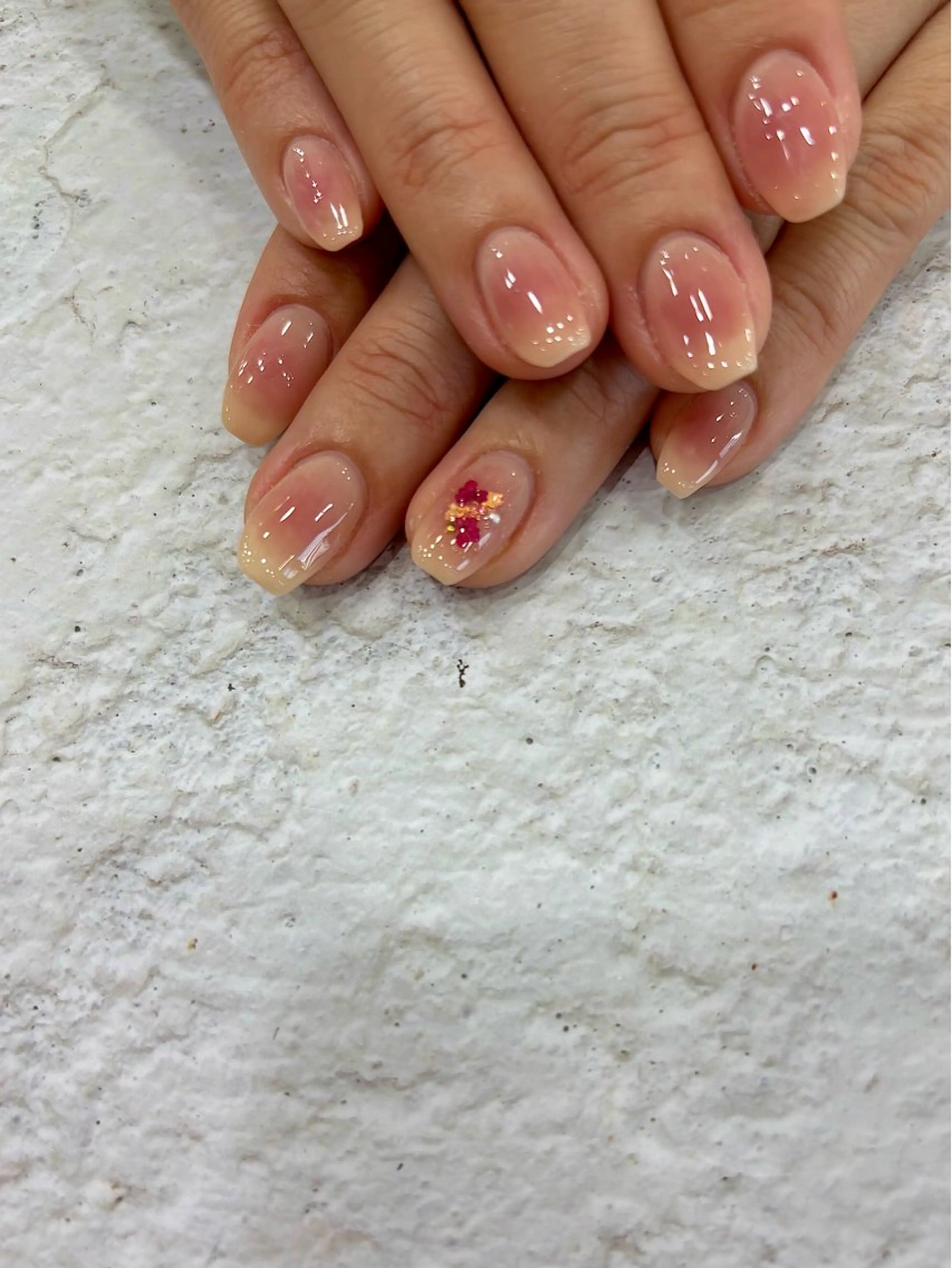 ネイル 安藤 彩乃のネイルデザイン