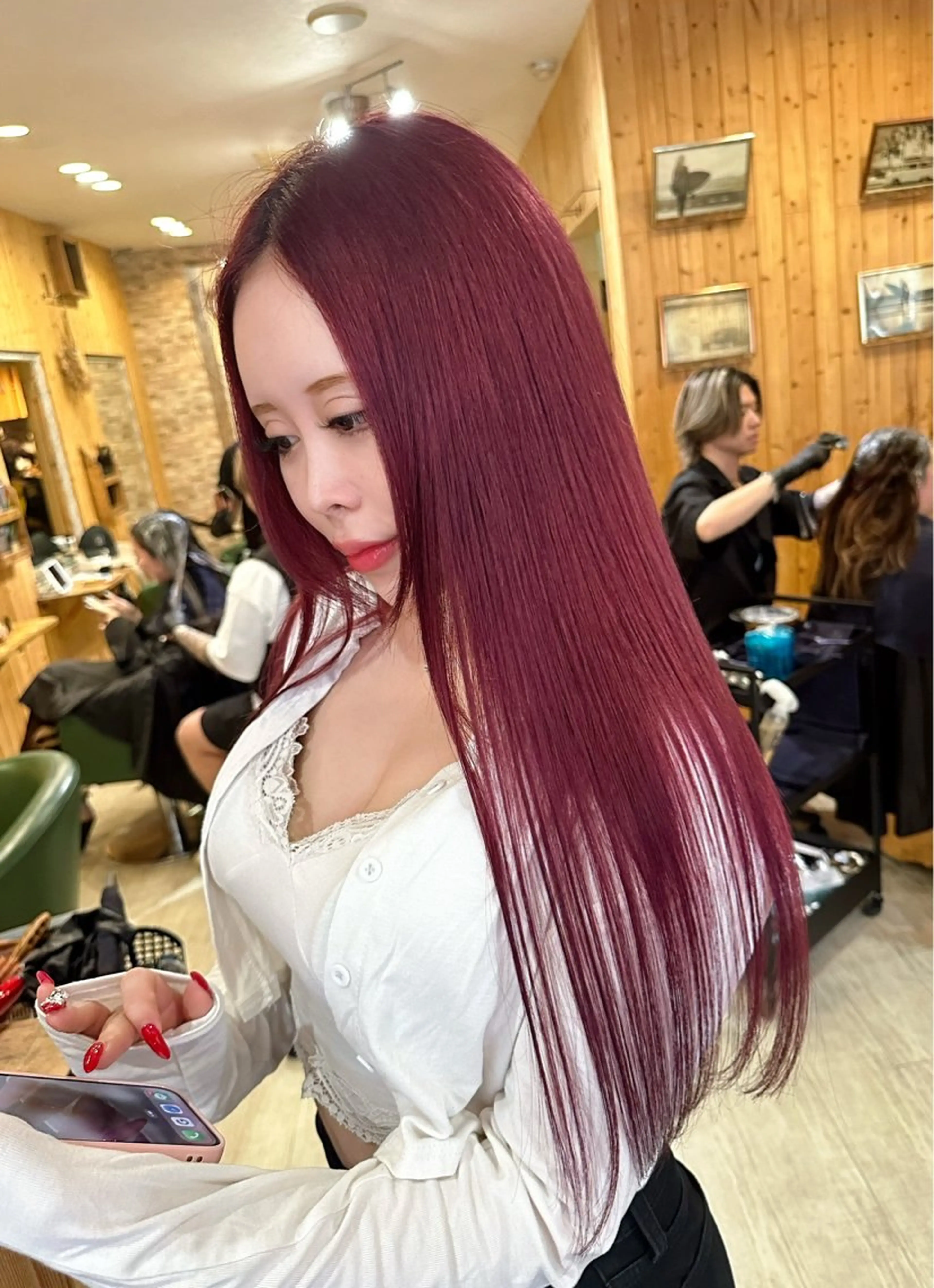 ロング 韓国レイヤー外国人風 透明感カラー髪質改善のヘアスタイル