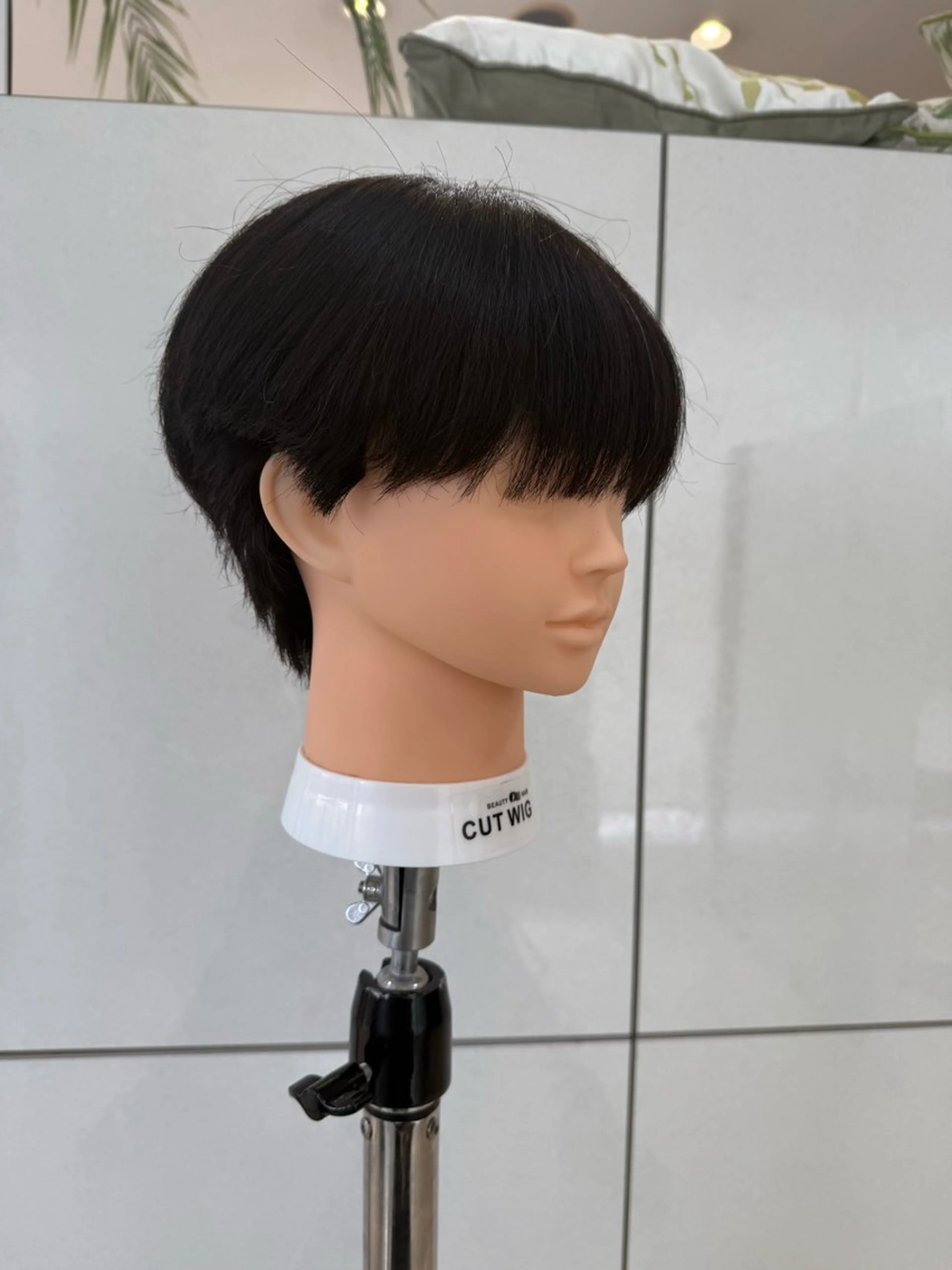 メンズ マッシュ 刈り上げ 透明感モテカラー🎀 ／𝐦𝐨𝐞のヘアスタイル