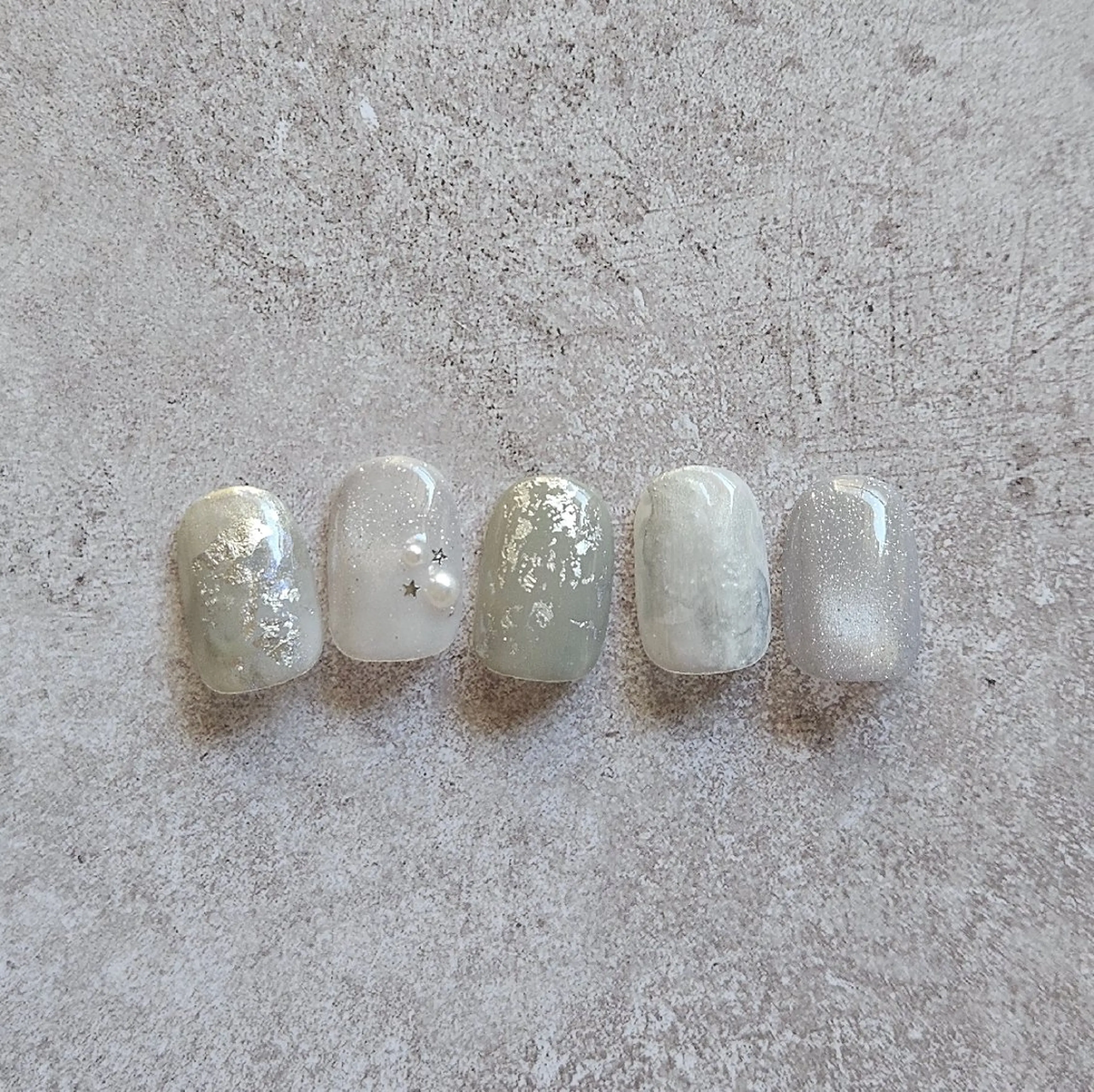 ネイル ニュアンスネイル ホワイト 冬ネイル ハンドネイル Nailsalon manoのネイルデザイン