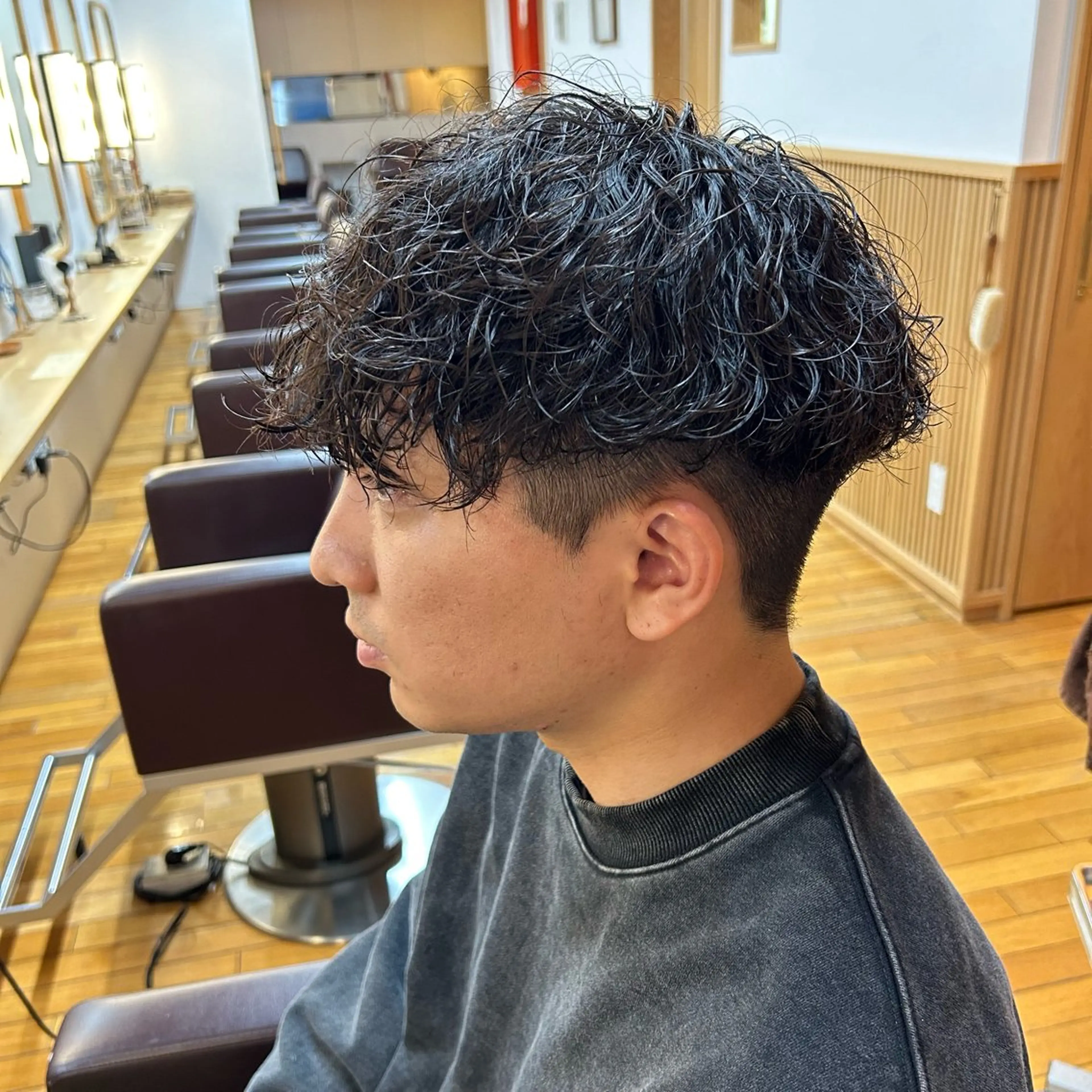 パーマ メンズ メンズパーマ 波巻きパーマ カット パーマ 松本 陸丸みショートのヘアスタイル
