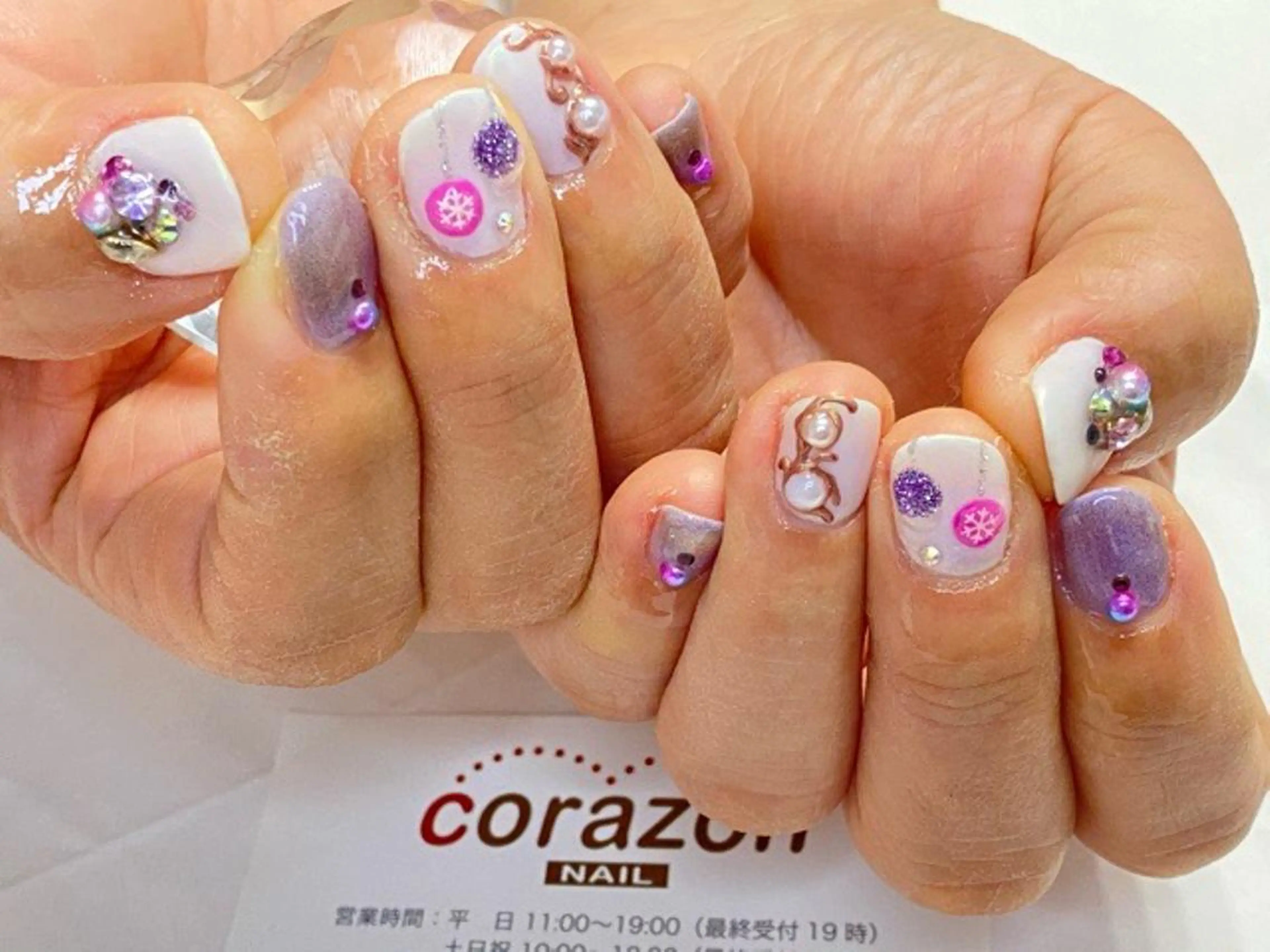 ネイル アートネイル キラキラネイル マグネットネイル パープル ストーンネイル corazon所属・ネイリスト aicoのネイルデザイン