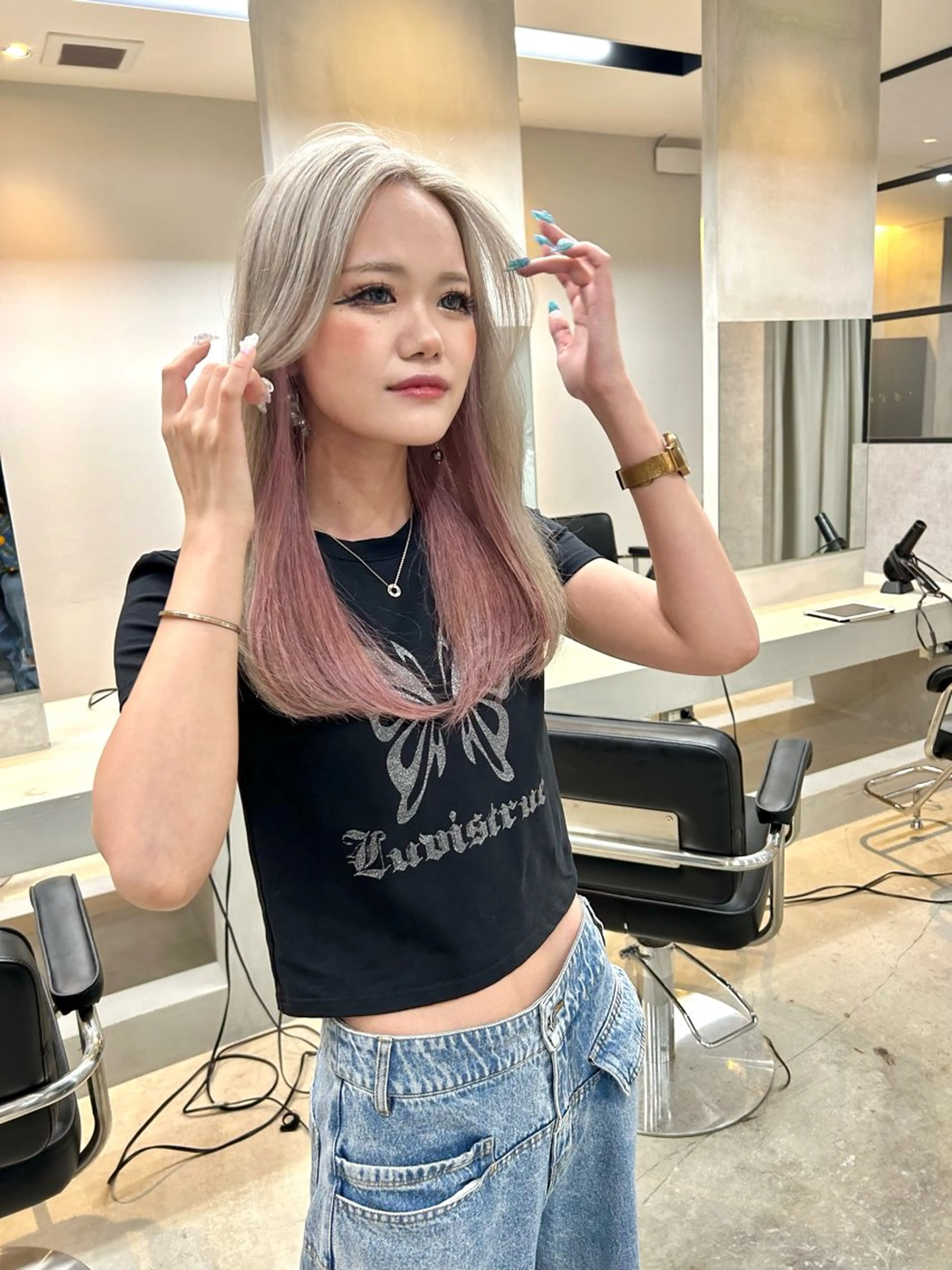 ロング カラー mood tatemachiのヘアスタイル