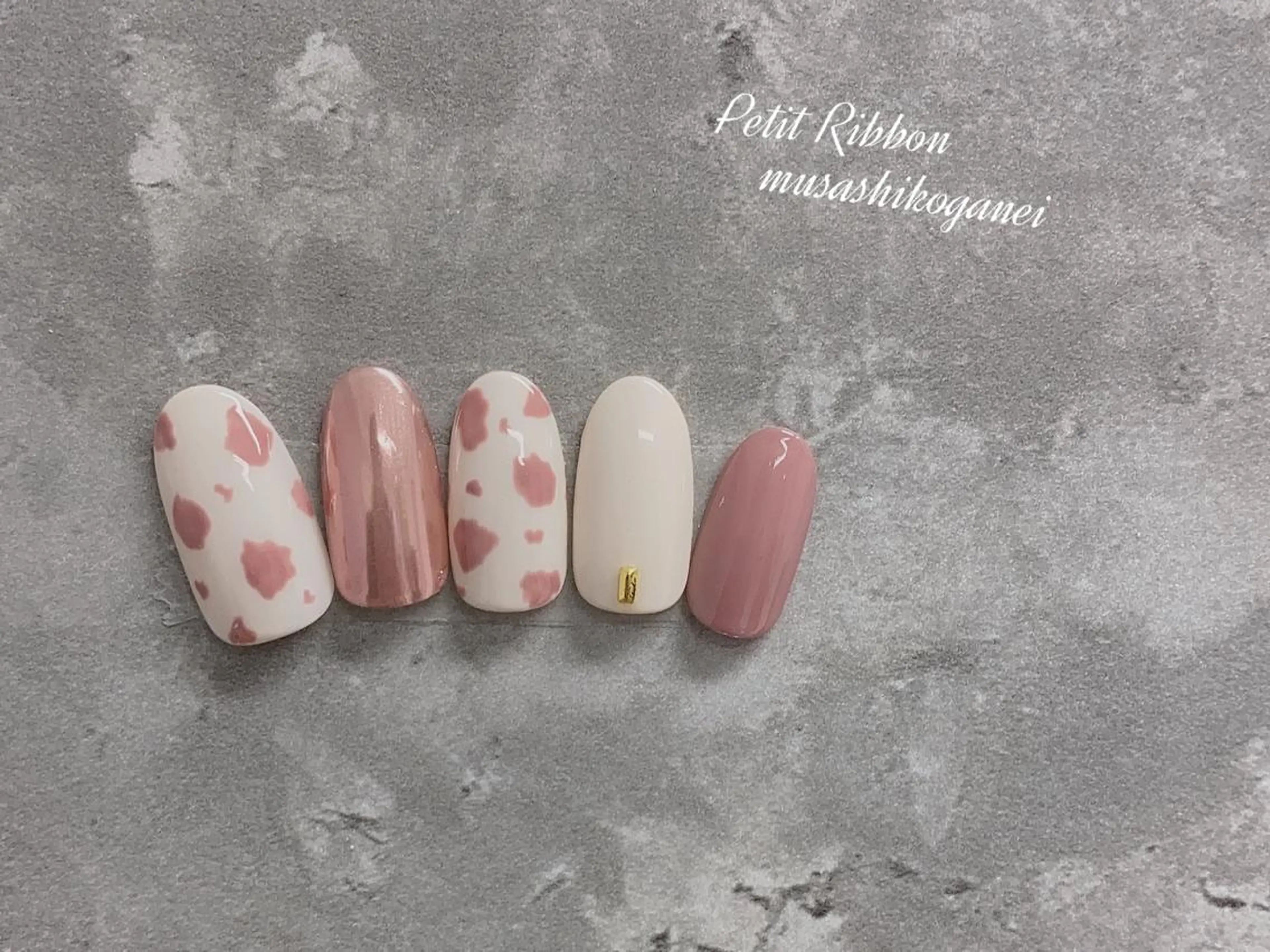 ネイル ネイルPetit Ribbonのネイルデザイン