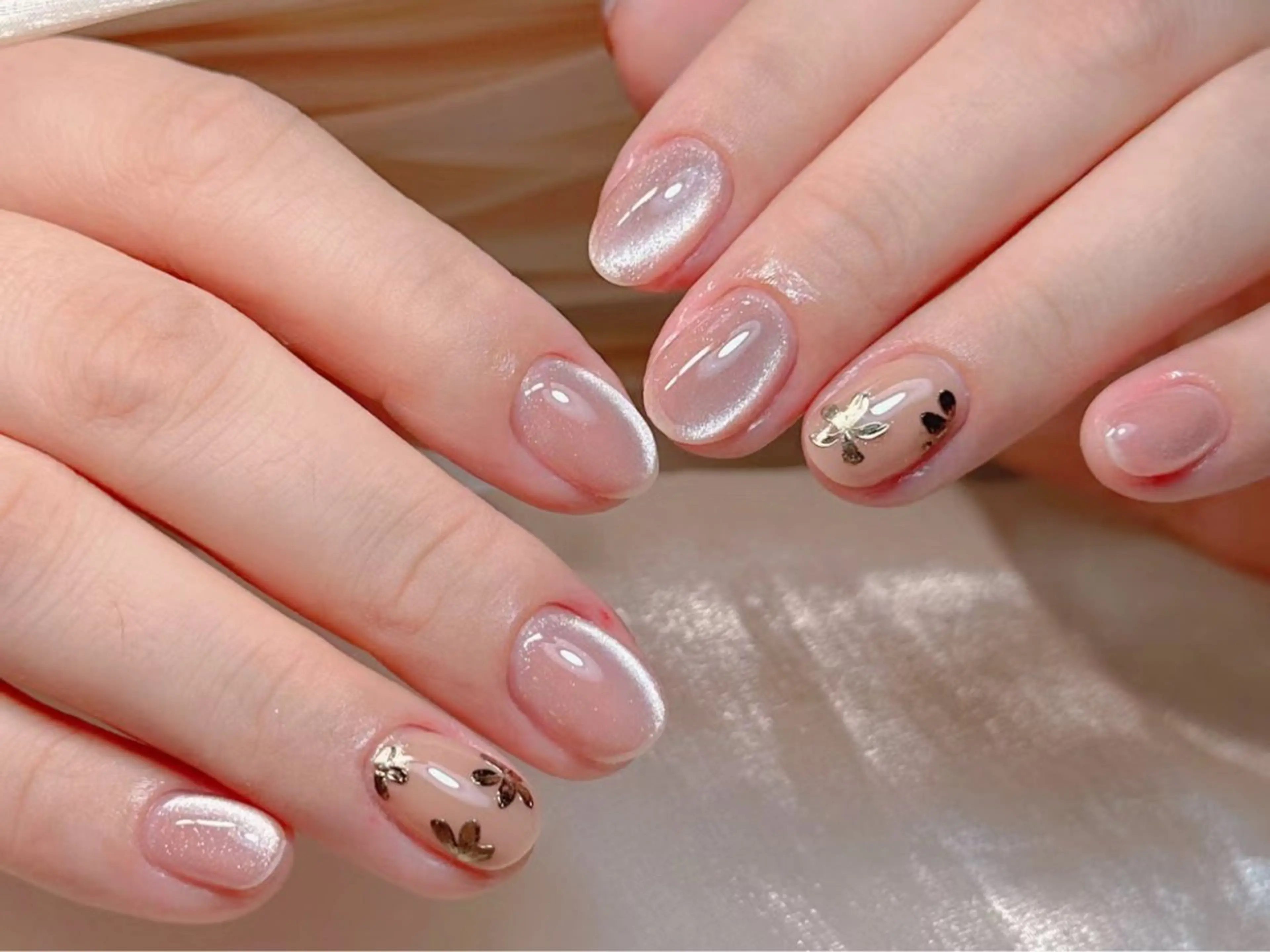 ネイル 桜ネイル フットネイル ジェルネイル 韓国ネイル ラメ(グリッター) ハンドネイル ネイルサロンAiri 長さ出し·シンプルのネイルデザイン