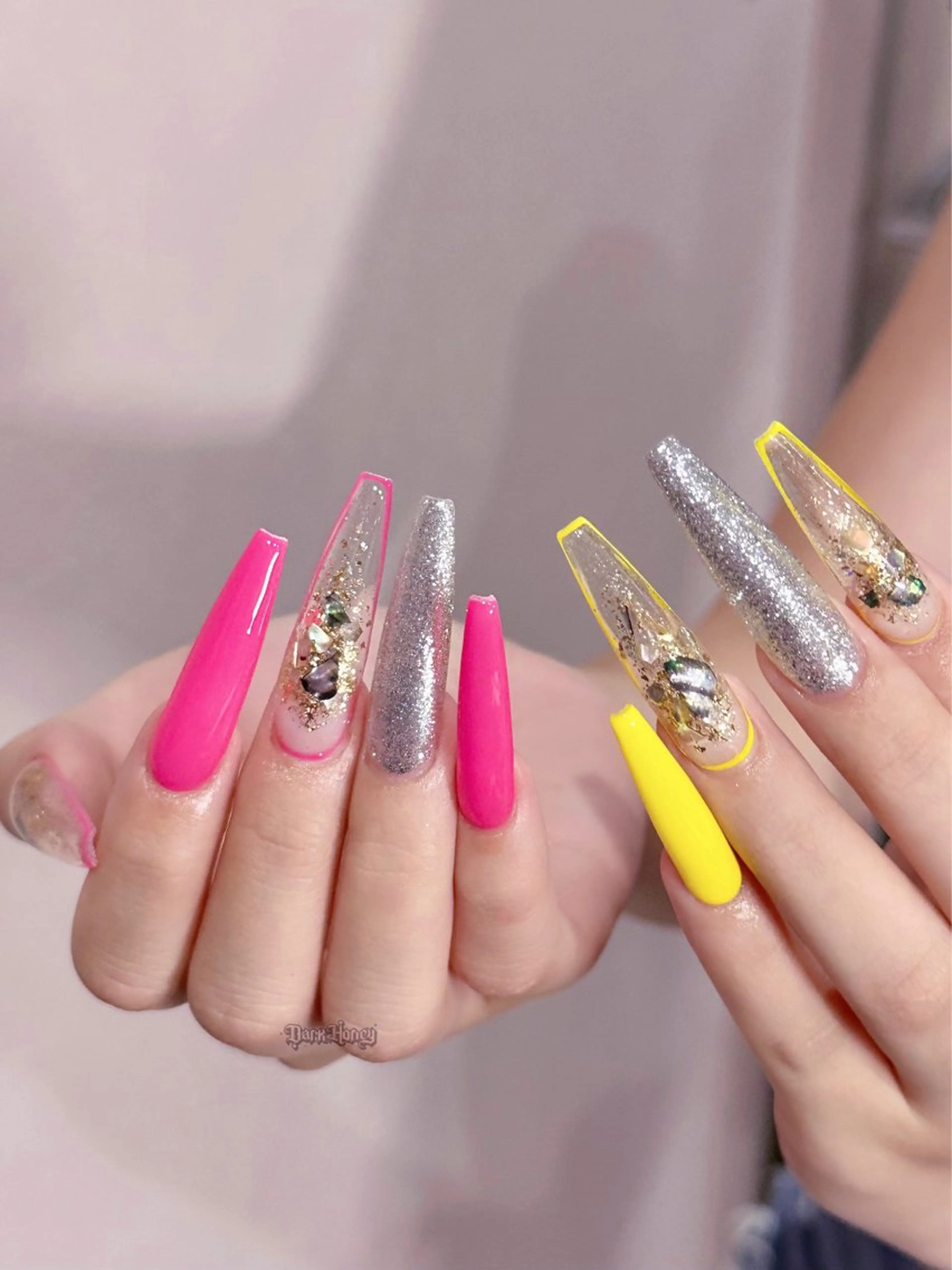 ネイル Dark honey スカルプ専門原宿店のネイルデザイン