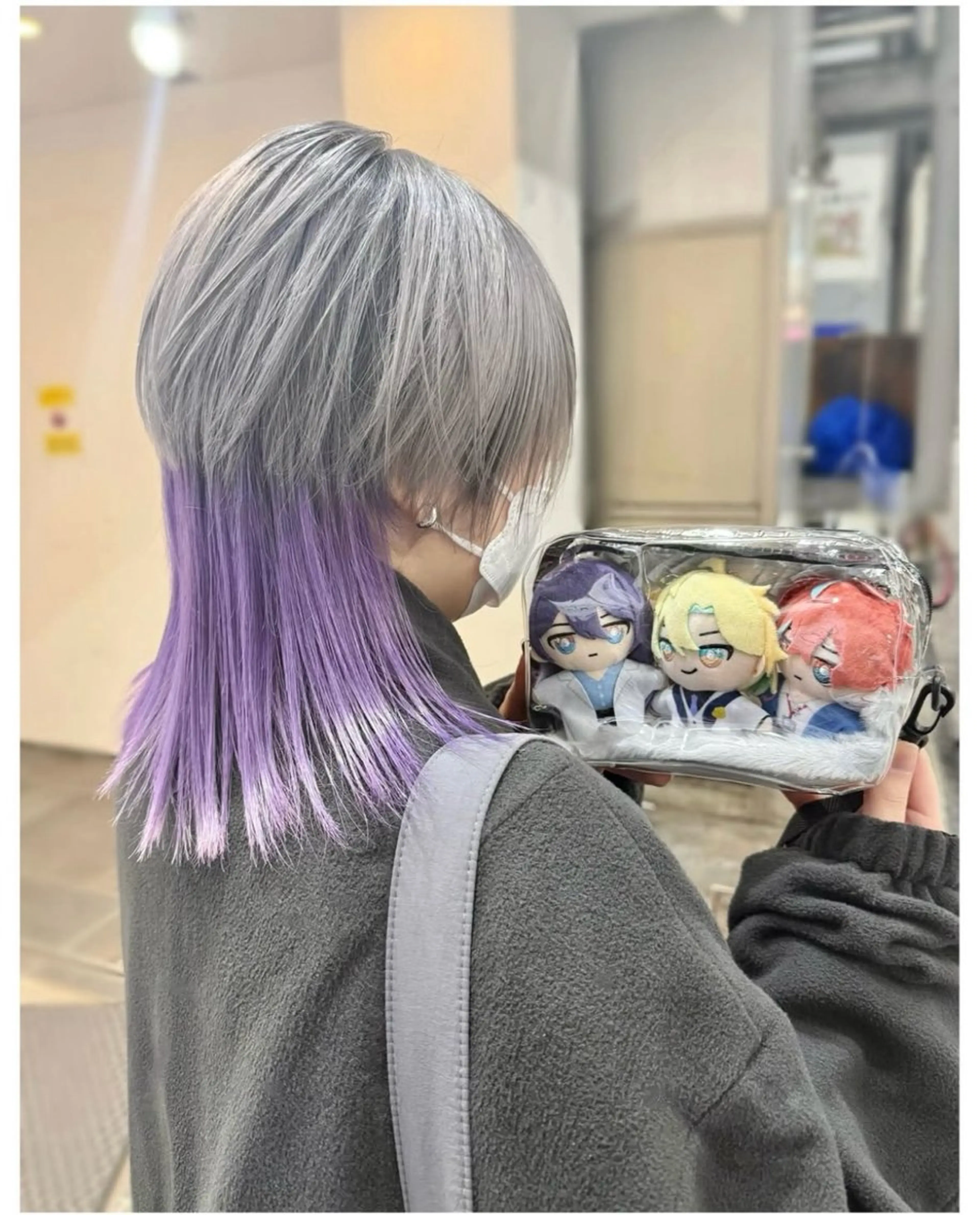 ミディアム カラー ウルフカット ヘアカラー GARU-ガル-所属・TSUNO🦖 派手髪/オタク美容師のヘアスタイル