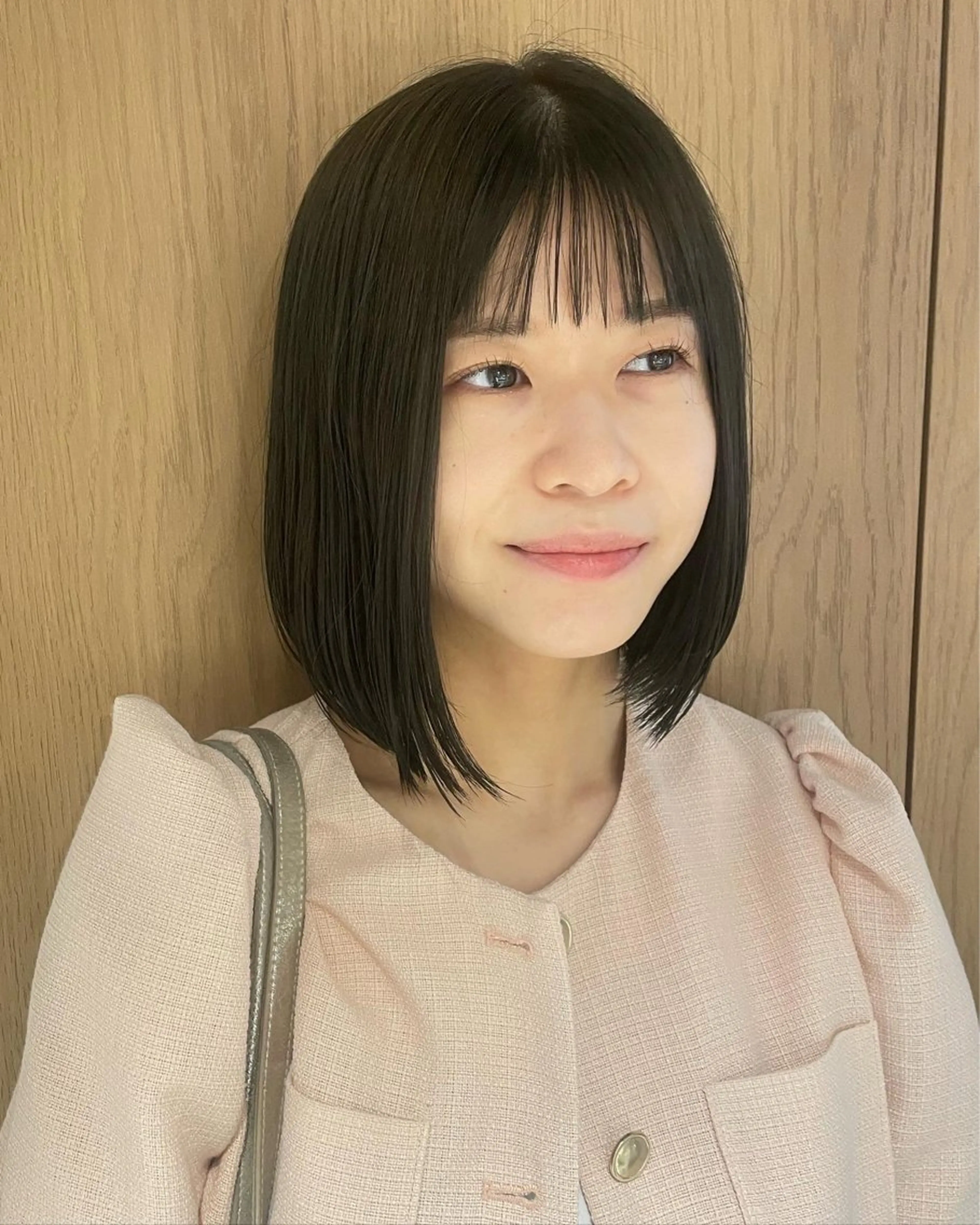 ミディアム カラー mei|顔まわり ×透明感カラーのヘアスタイル