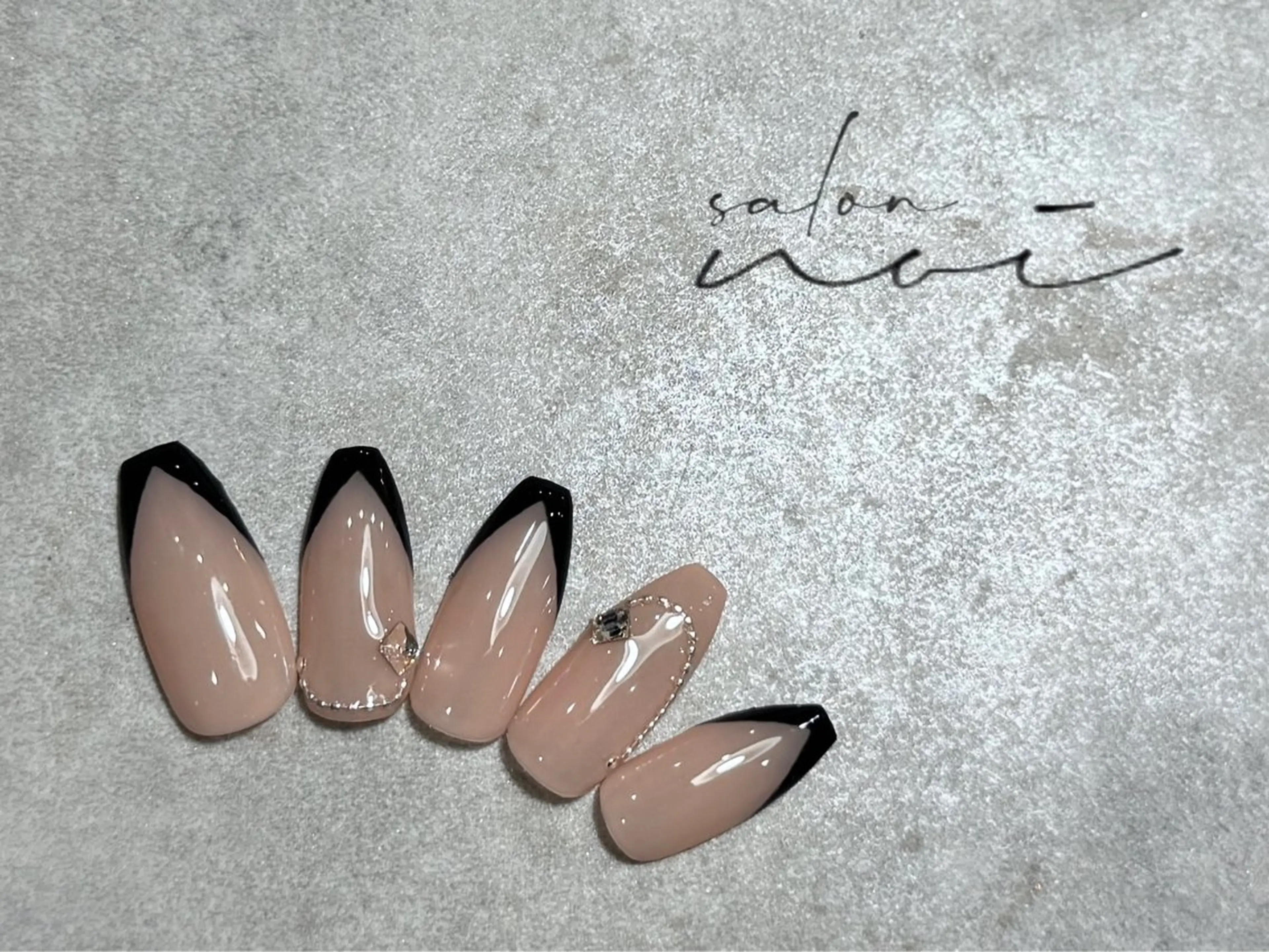 ネイル フレンチネイル ハンドネイル salon noi所属・salon noiのネイルデザイン