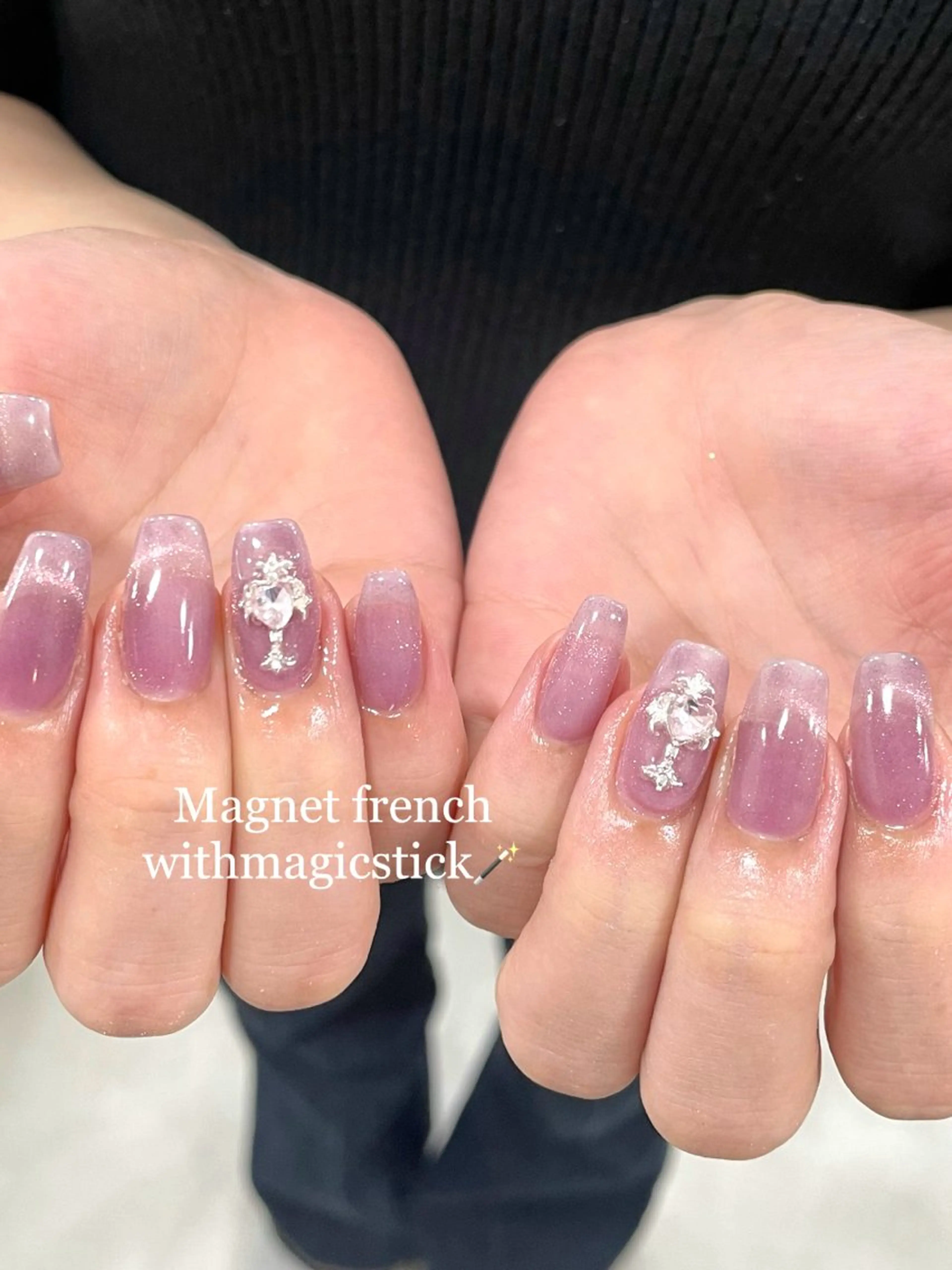 ネイル フレンチネイル マグネットネイル マグネットフレンチ ハンドネイル 🤍One MISAKI🤍のネイルデザイン