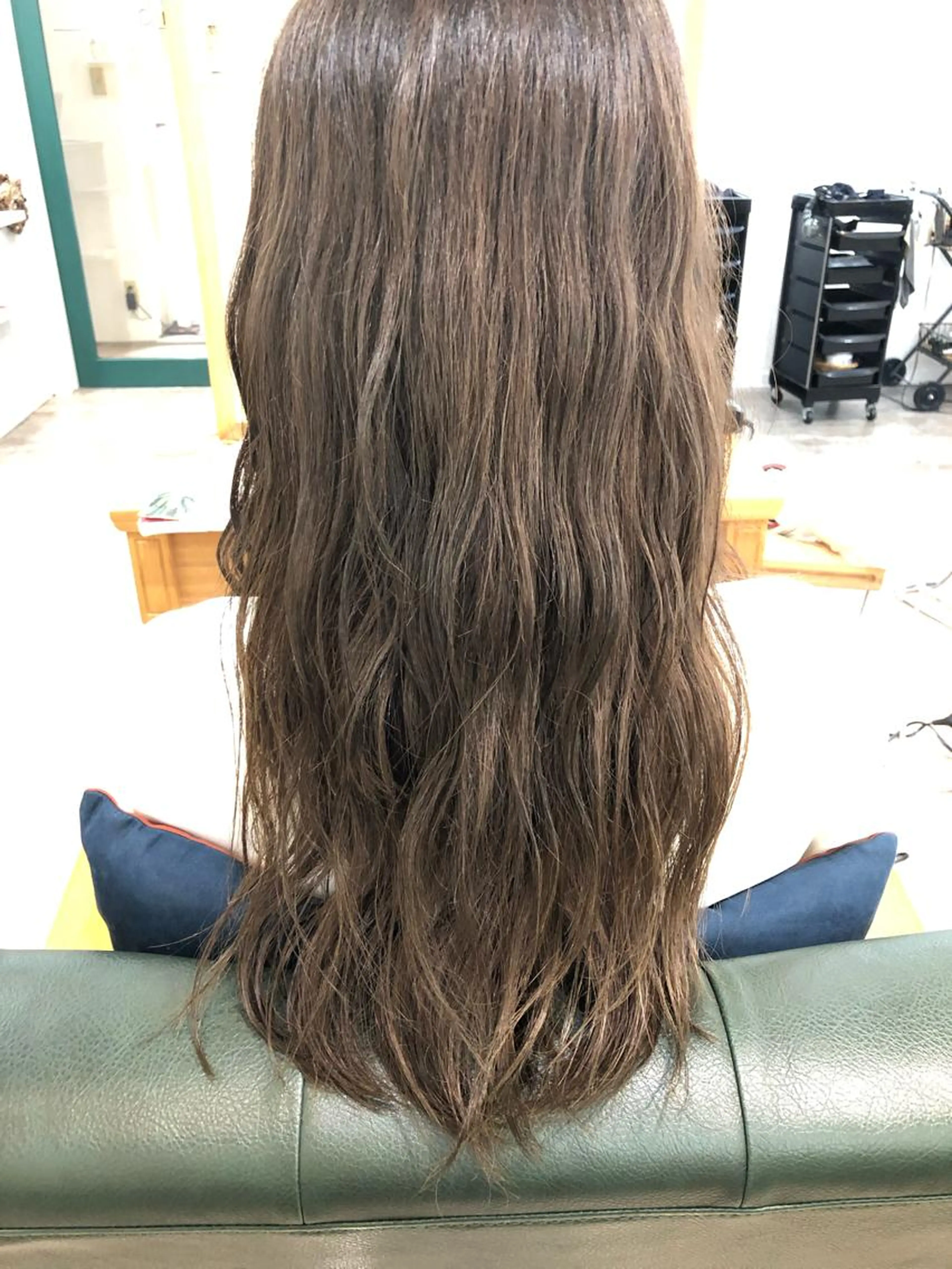 【U25】平日限定学割クーポン✨再来の学生さんはこちらがお得です♪カット&シングルカラー&2StTR😊何度も利用OK◎の写真