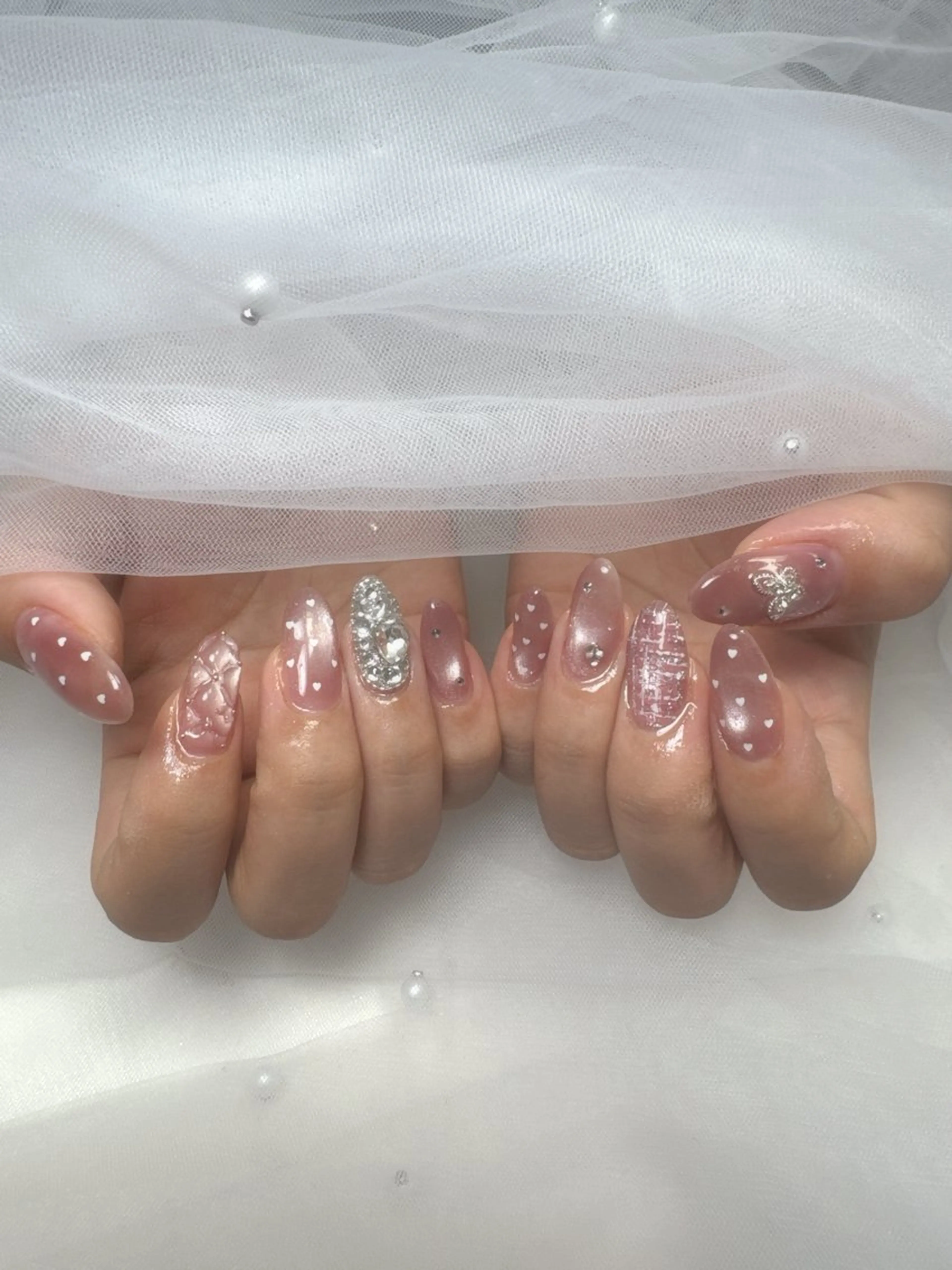 ネイル キラキラネイル 韓国ネイル 持ち込み ワンホンネイル ハンドネイル Queeens nailのネイルデザイン