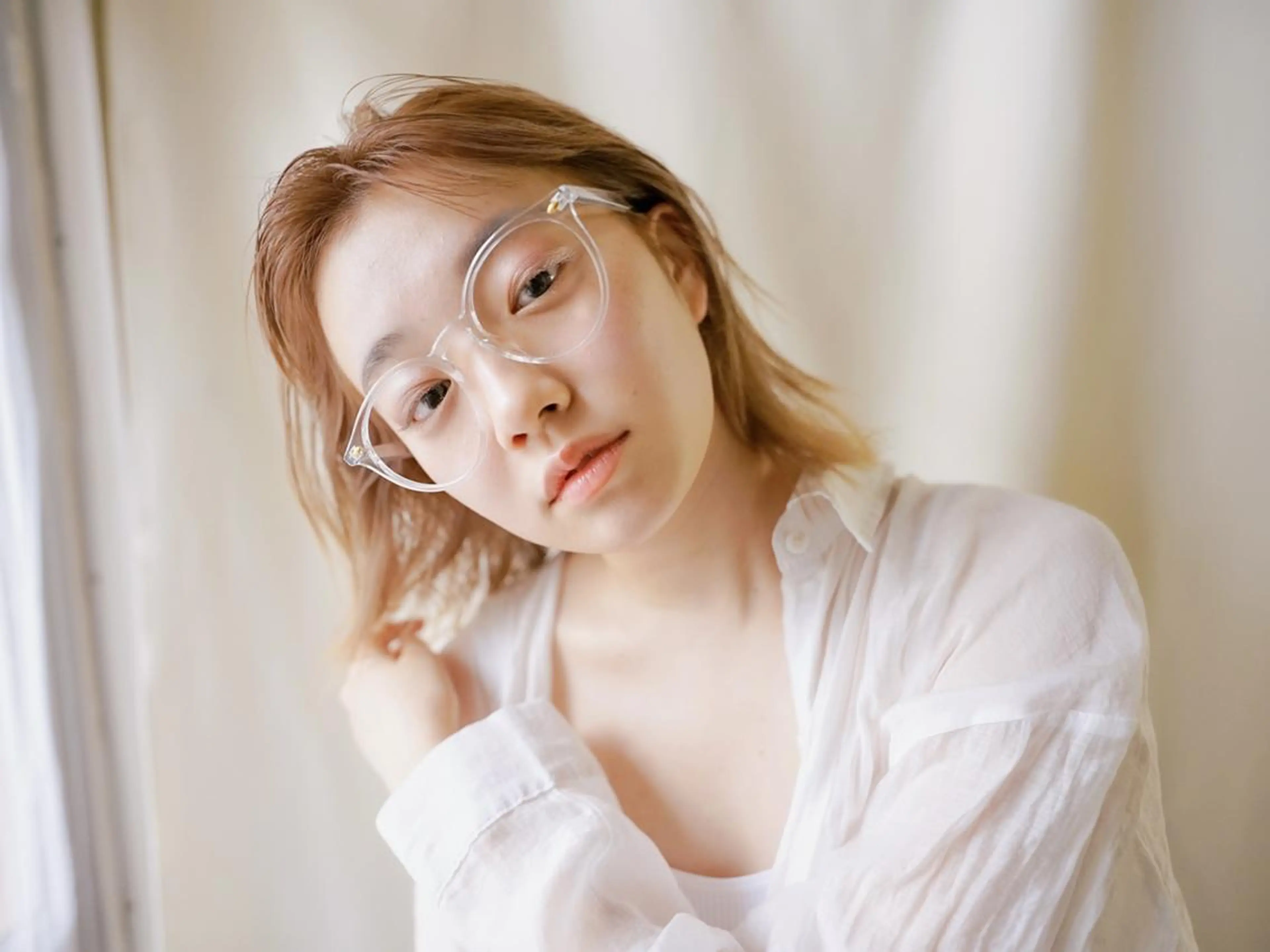 ショート カラー パーマ ヘアアレンジ 成人式 アディクシーカラー アッシュ ミストバング ブリーチ N゜jillva ナンバージルバのヘアスタイル