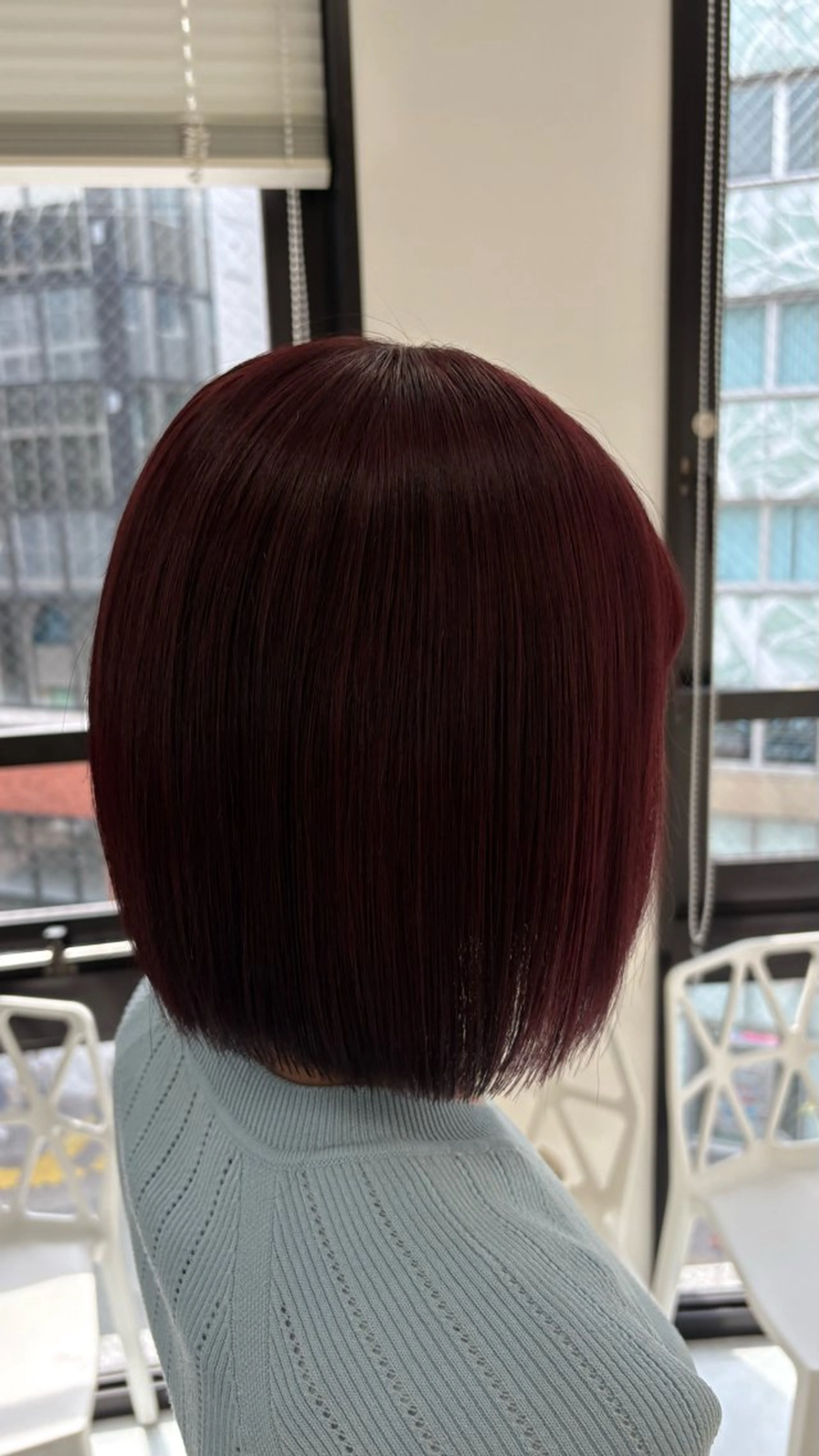 ミディアム カラー 🖤ハイトーン× レイヤー🖤SARAのヘアスタイル