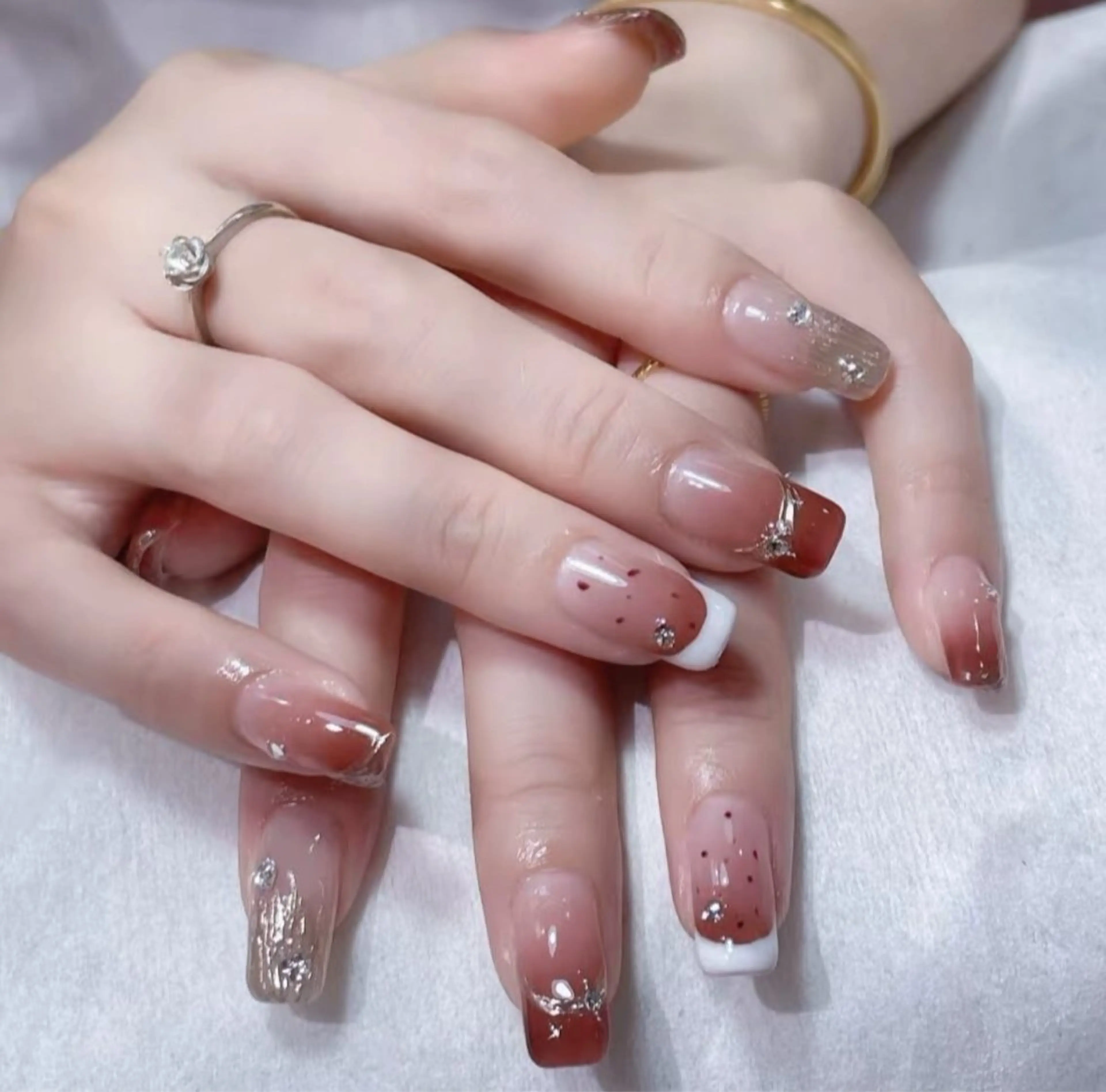 ネイル フレンチネイル ジェルネイル グラデーション ミラーネイル ストーンネイル ハンドネイル 🎀MIYUKI Salon🎀のネイルデザイン